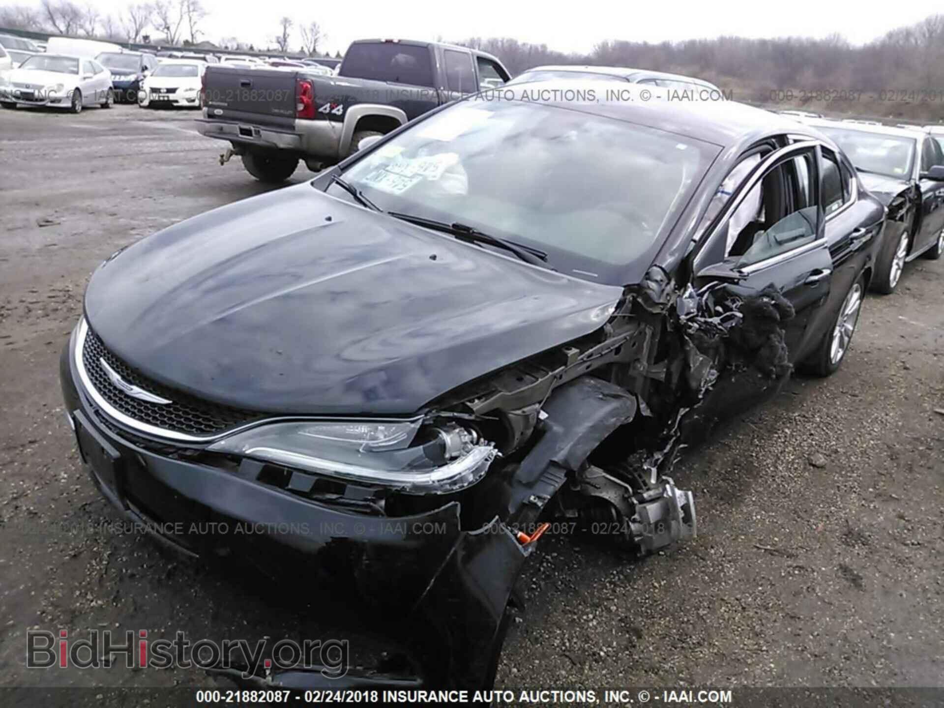 2015 Chrysler 200 - VIN: 1C3CCCAB1FN738007 - Photo 2