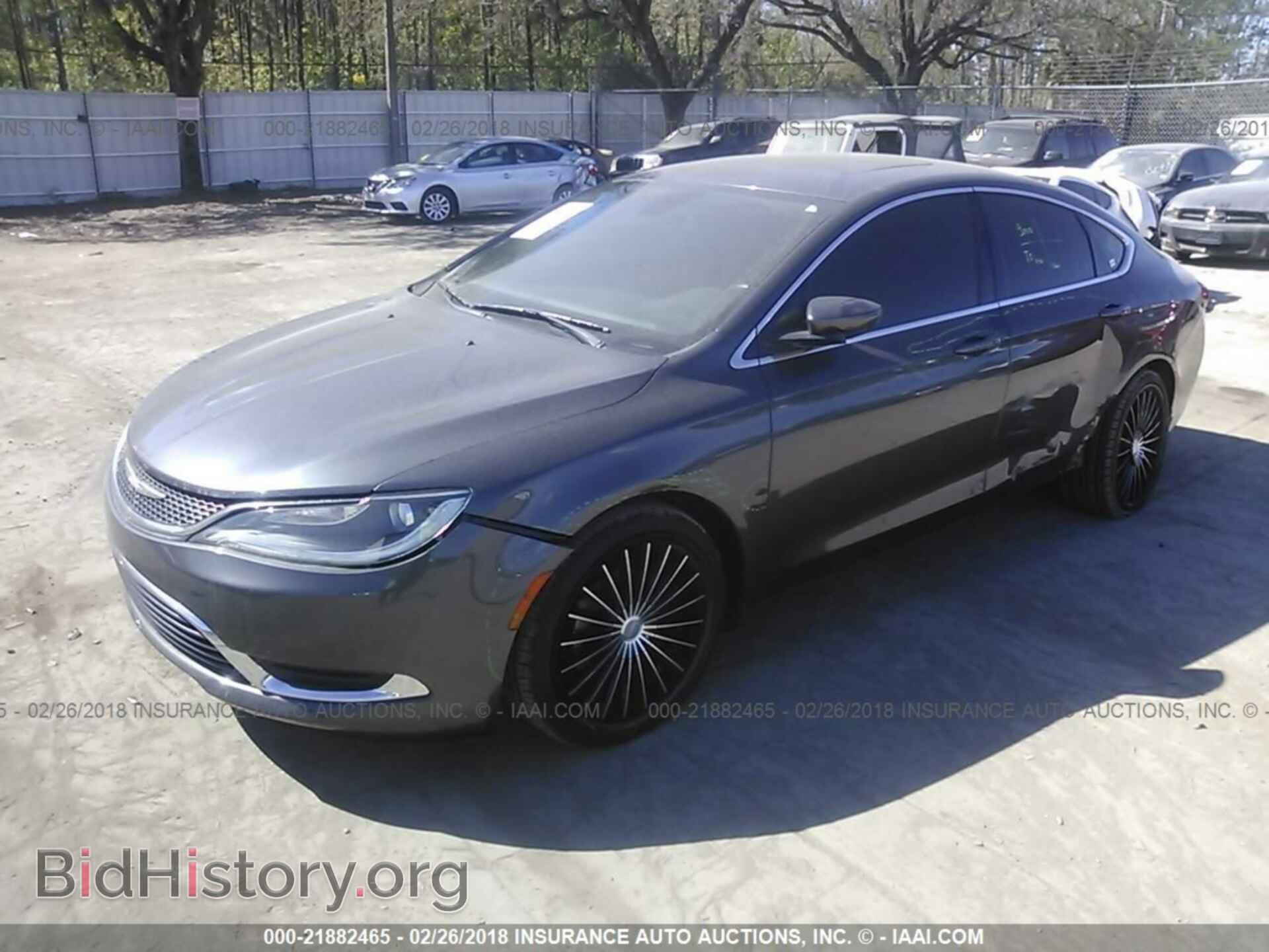 2015 Chrysler 200 - VIN: 1C3CCCAB9FN621176 - Photo 2