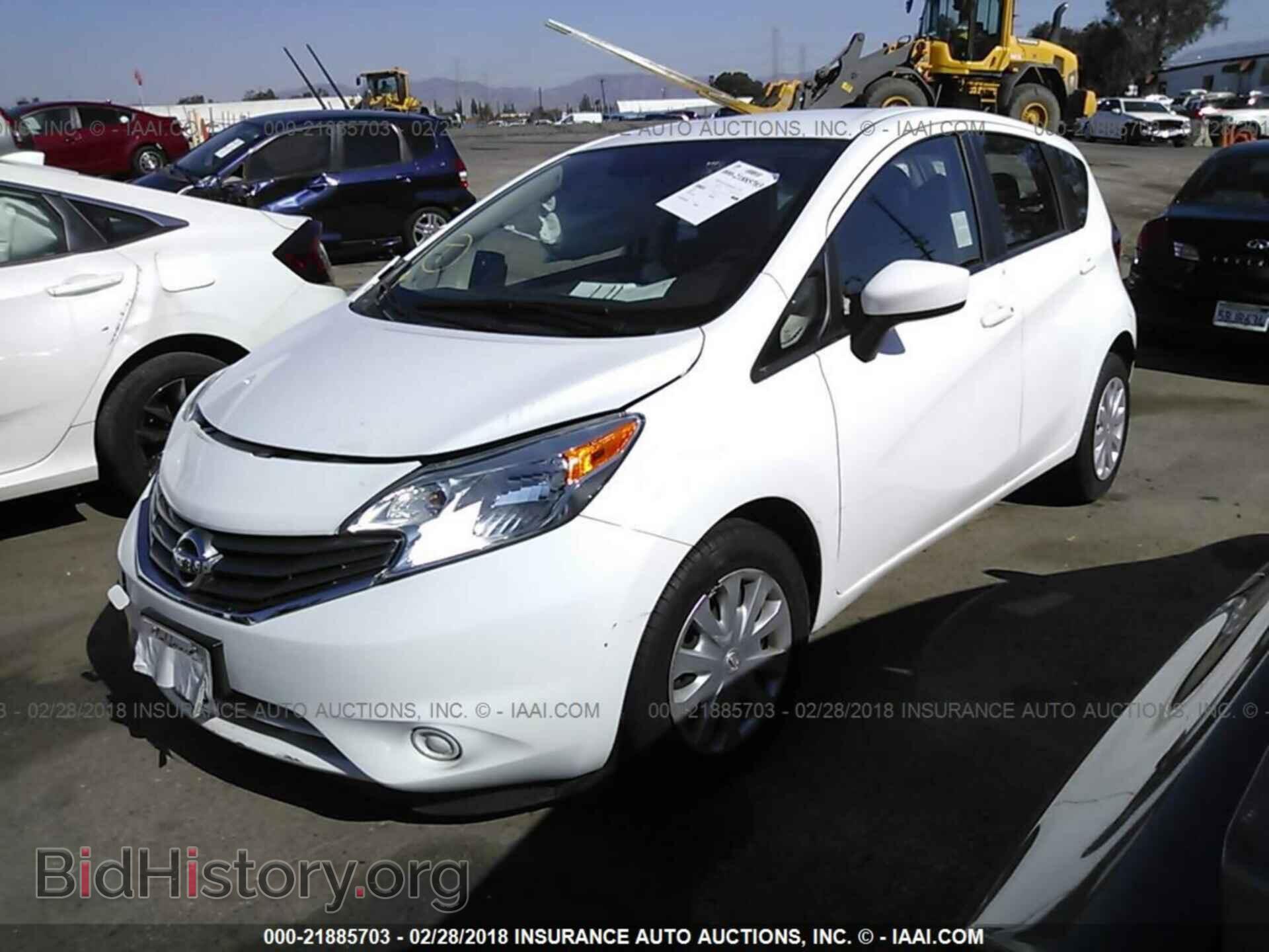 2016 Nissan Versa note - VIN: 3N1CE2CP0GL365975 - Фото 2