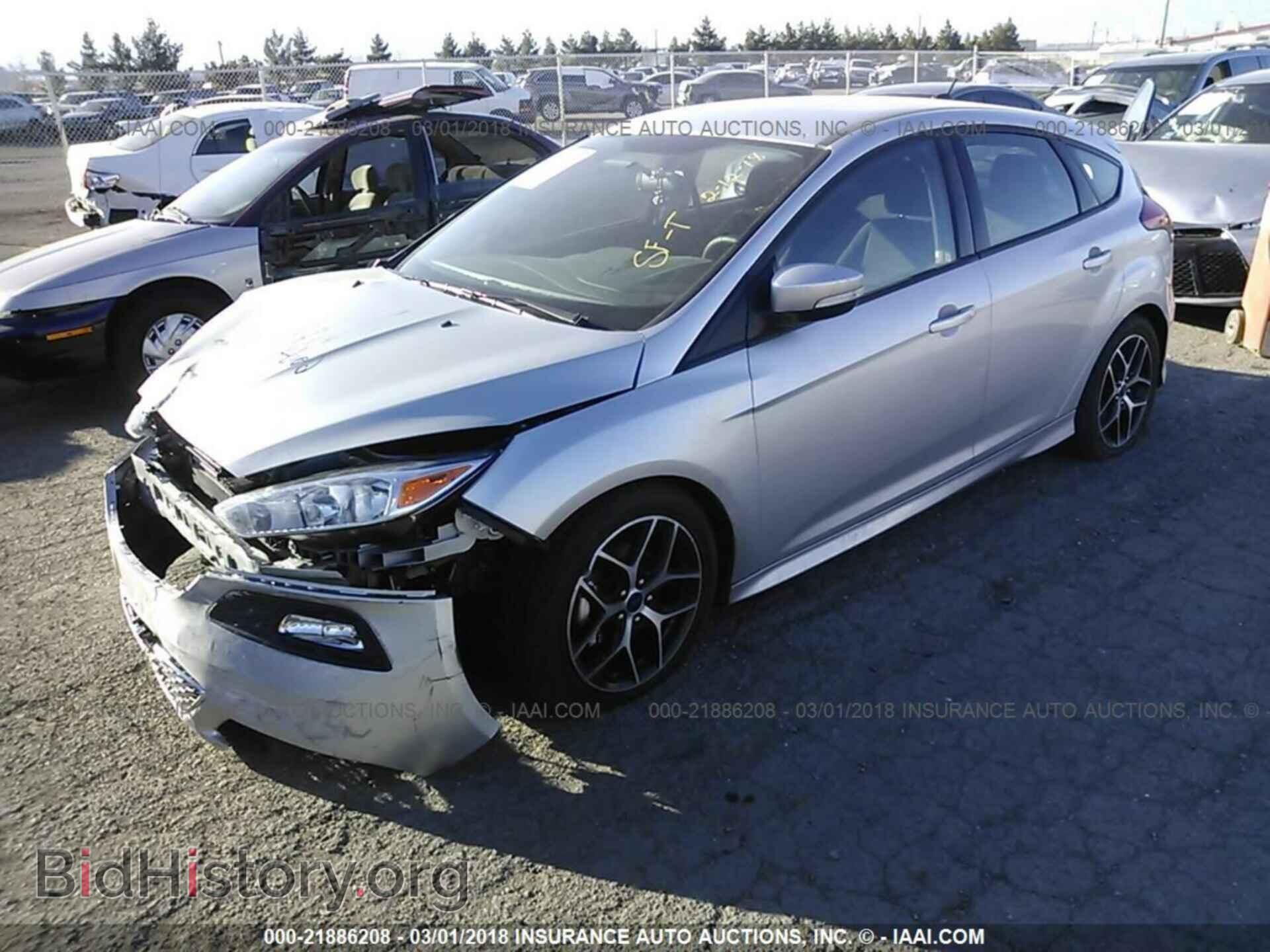 2016 Ford Focus - VIN: 1FADP3K25GL306333 - Photo 2