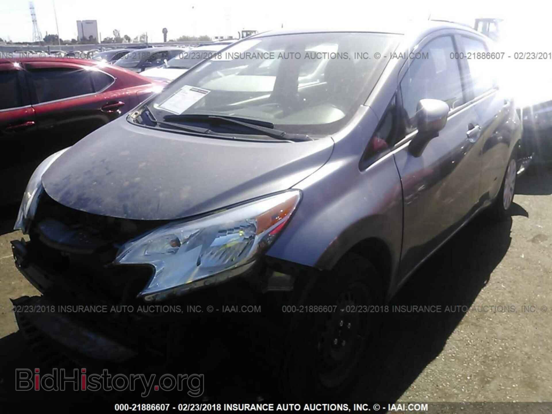 2016 Nissan Versa note - VIN: 3N1CE2CP8GL408118 - Фото 2