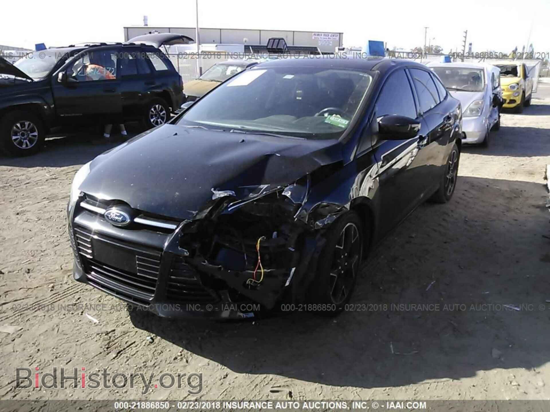 2012 Ford Focus - VIN: 1FAHP3F27CL444638 - Photo 2