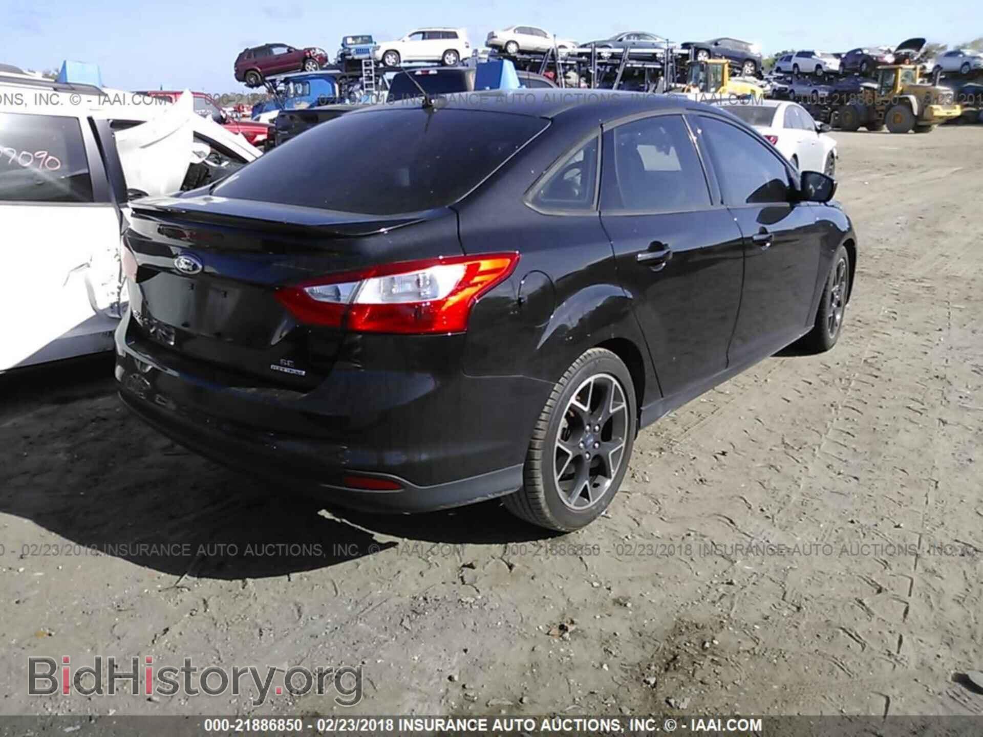 2012 Ford Focus - VIN: 1FAHP3F27CL444638 - Photo 4