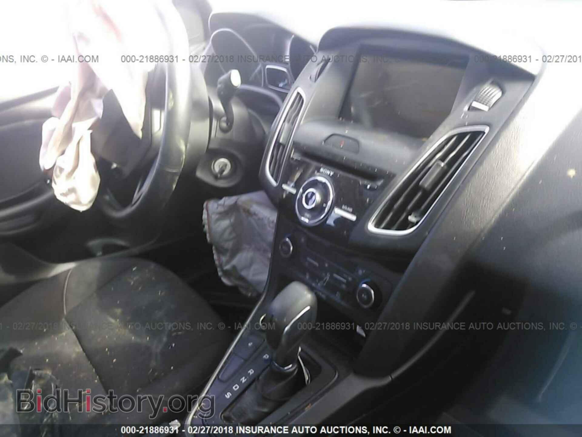 2017 Ford Focus - VIN: 1FADP3H22HL251817 - Photo 5