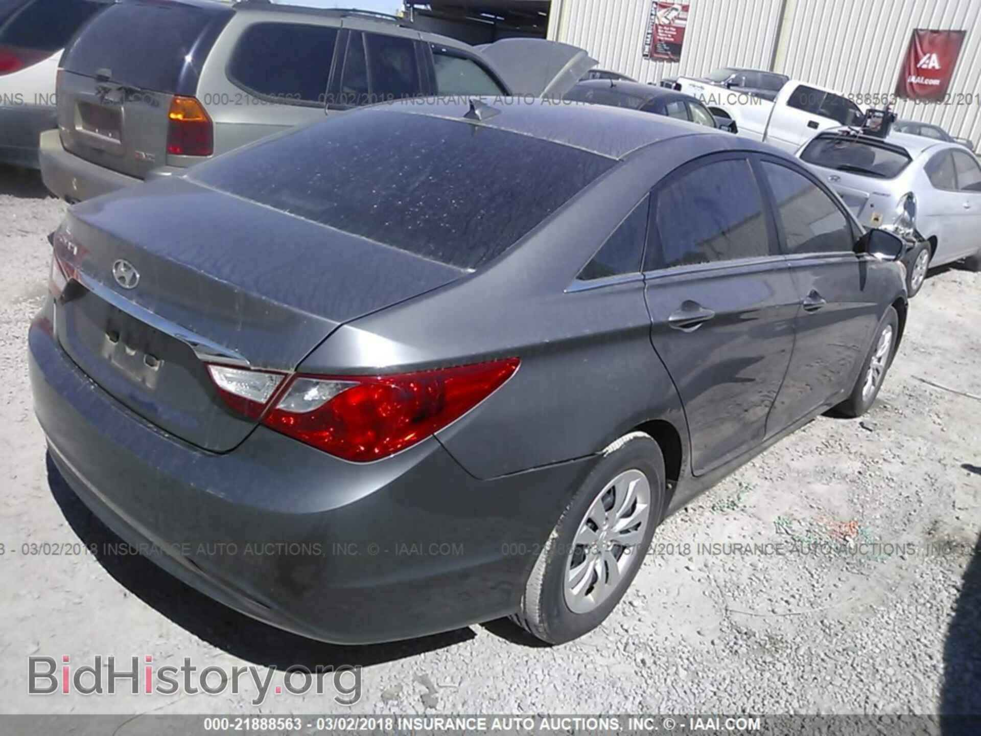 2012 Hyundai Sonata - VIN: 5NPEB4AC1CH481948 - Photo 4