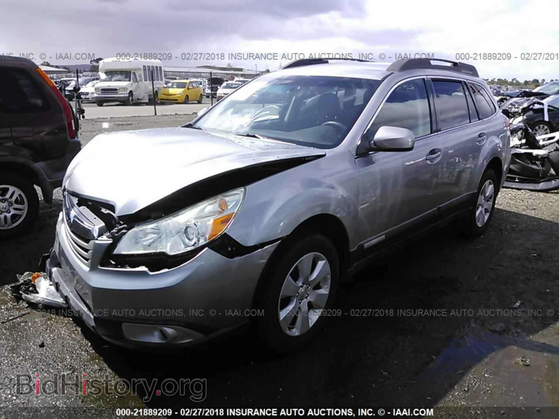 2011 Subaru Outback - VIN: 4S4BRBCC4B3388024 - Фото 2