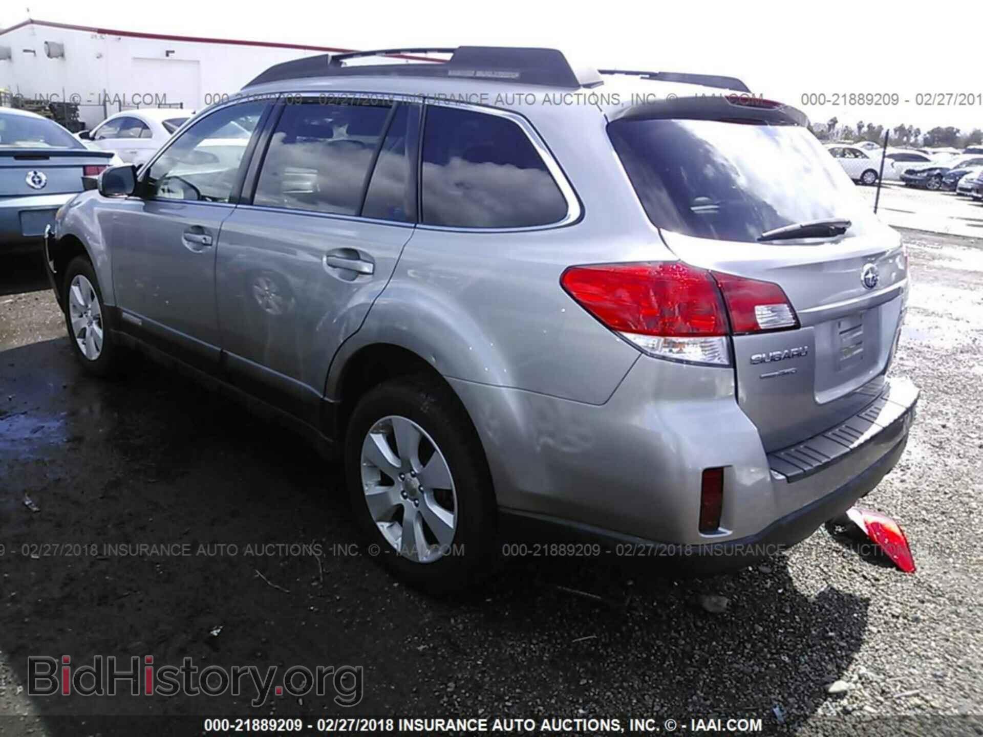 2011 Subaru Outback - VIN: 4S4BRBCC4B3388024 - Фото 3
