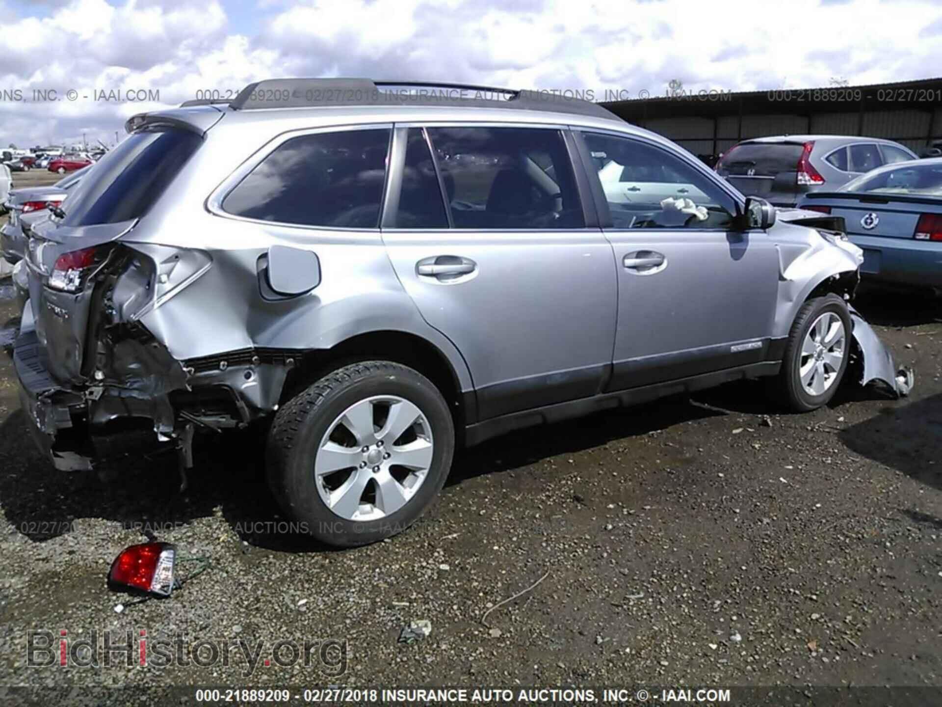 2011 Subaru Outback - VIN: 4S4BRBCC4B3388024 - Фото 4