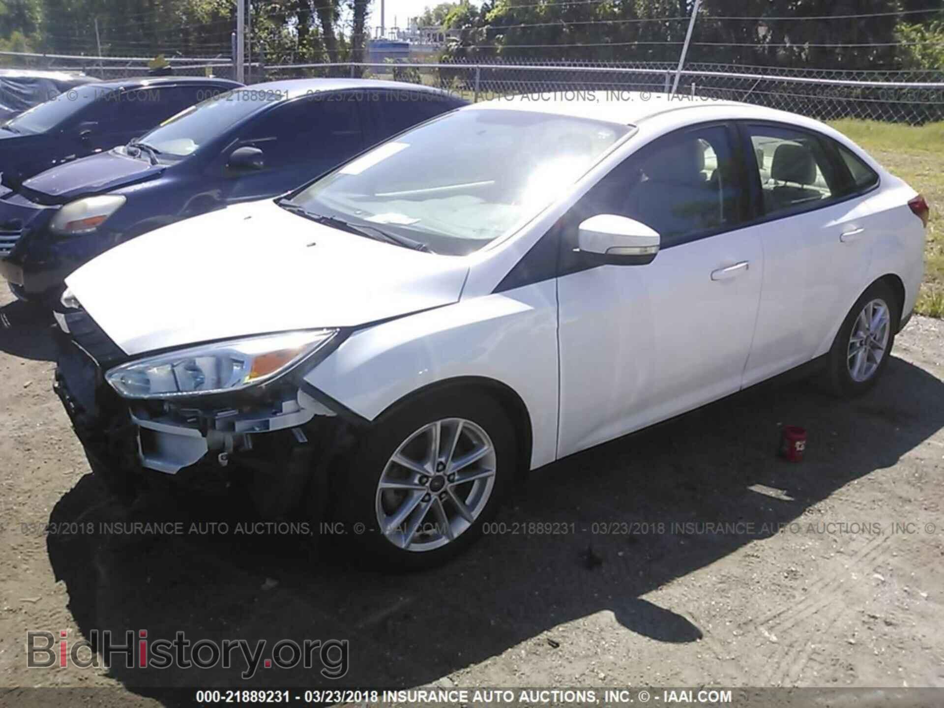 2015 Ford Focus - VIN: 1FADP3F27FL273490 - Photo 2