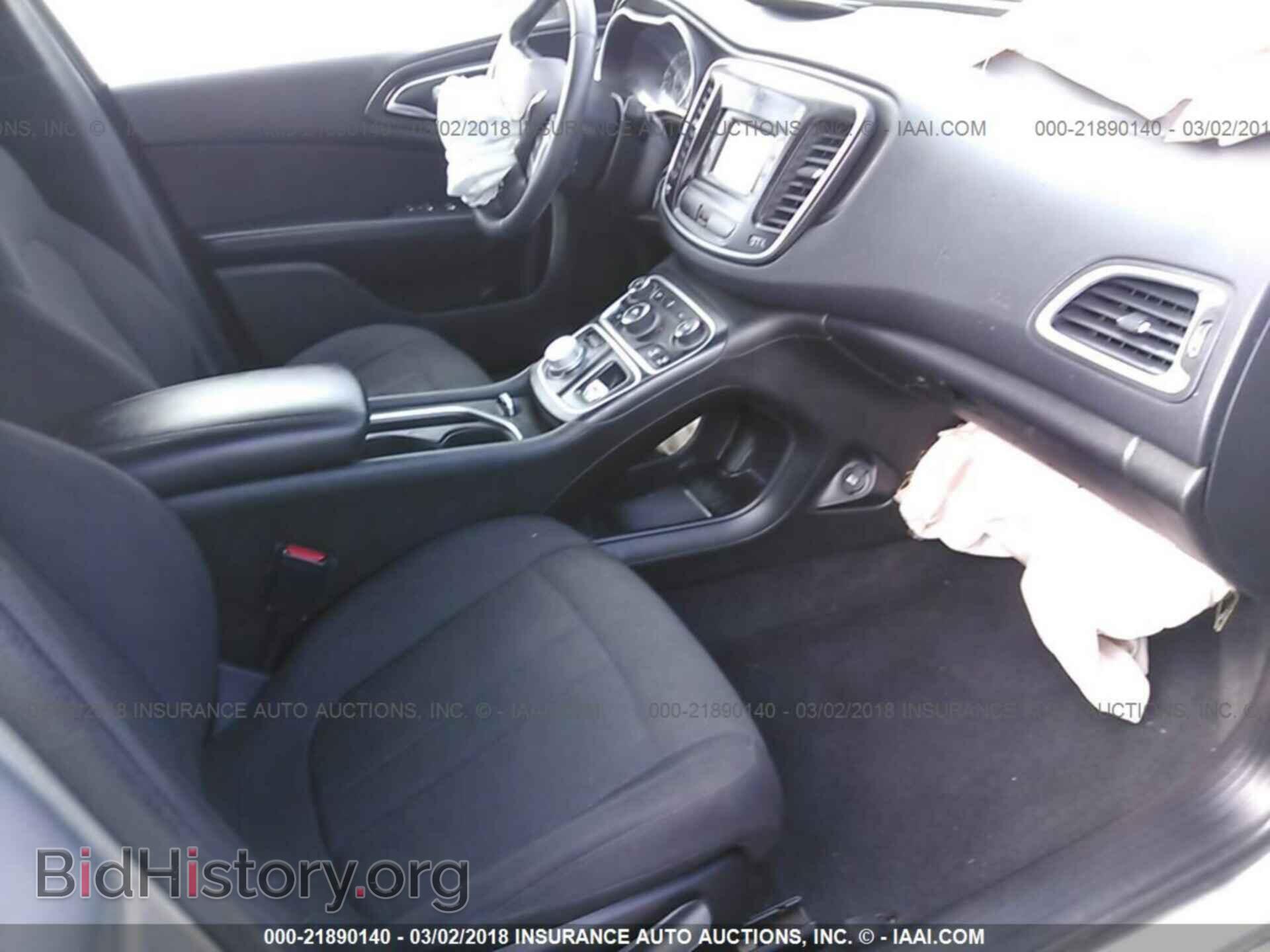 2015 Chrysler 200 - VIN: 1C3CCCAB2FN672597 - Photo 5