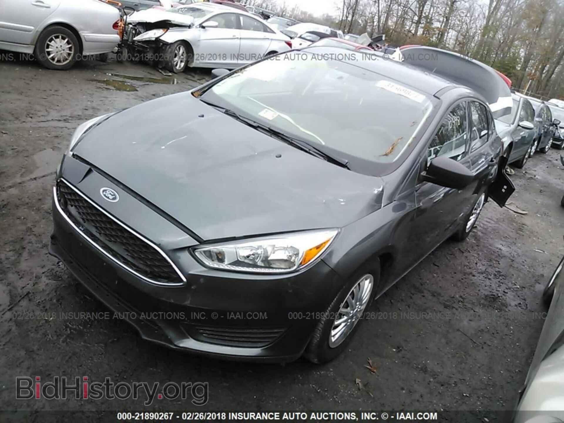 2016 Ford Focus - VIN: 1FADP3E22GL377162 - Фото 2