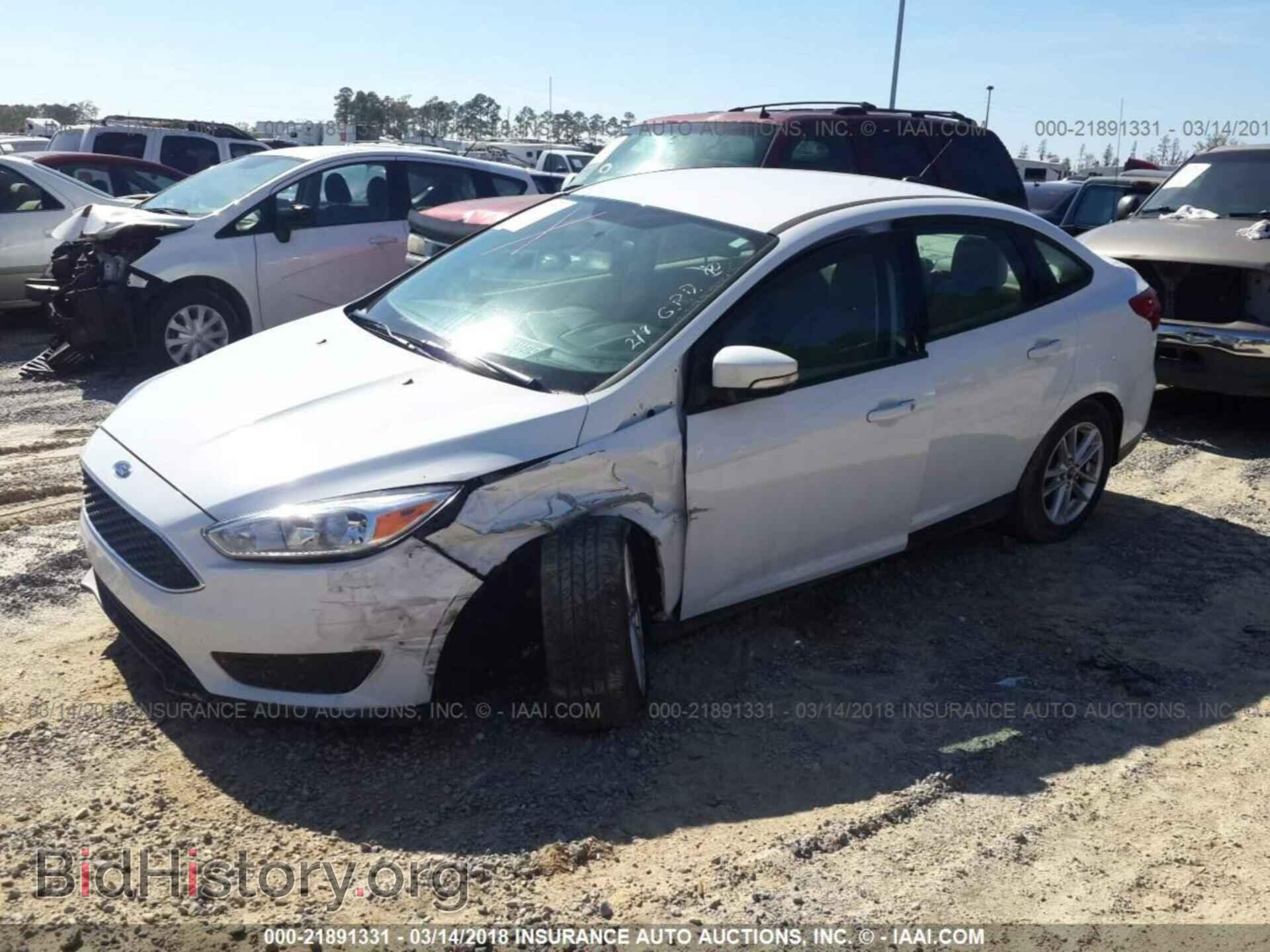 2016 Ford Focus - VIN: 1FADP3F24GL217752 - Фото 2