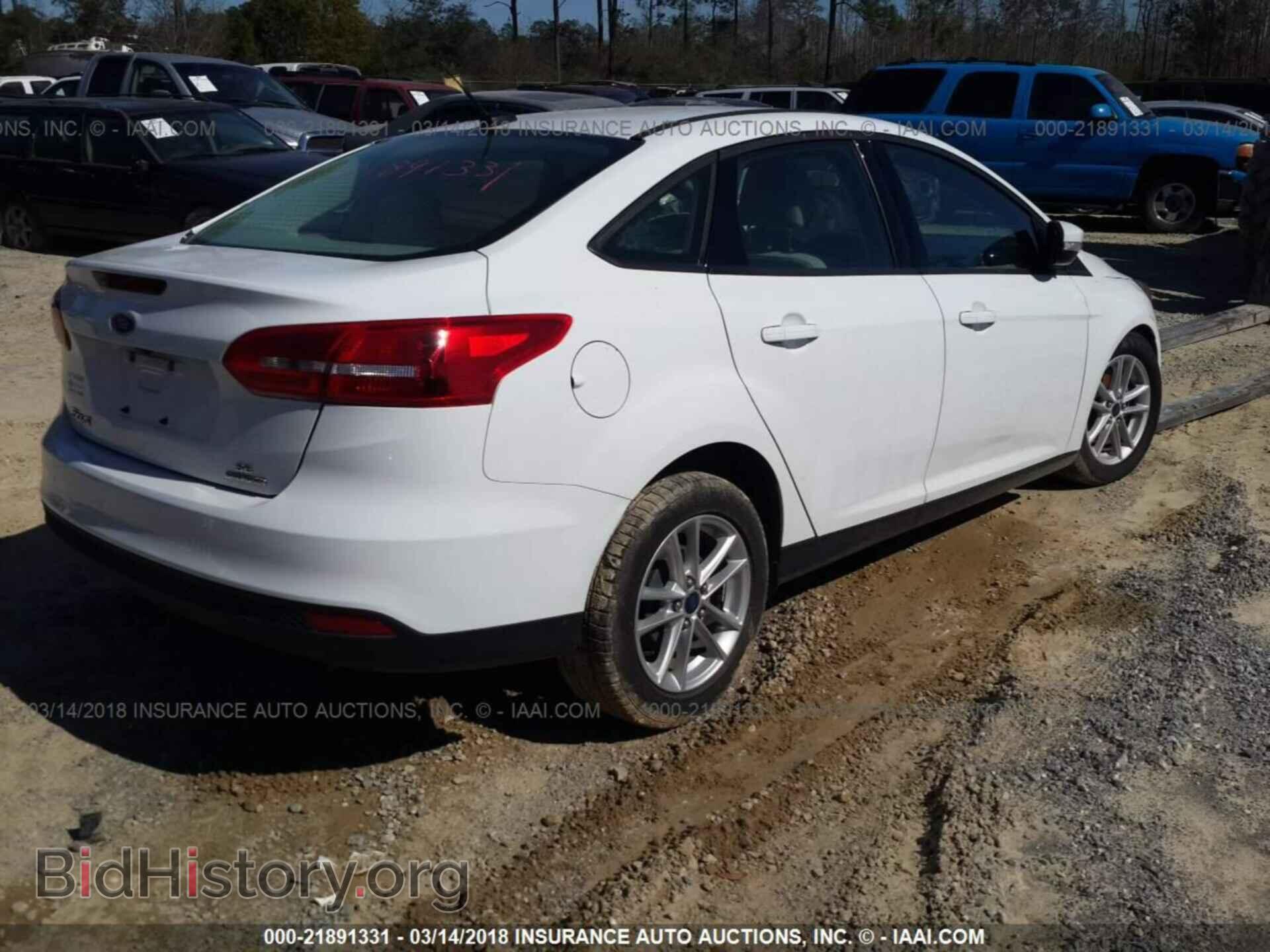 2016 Ford Focus - VIN: 1FADP3F24GL217752 - Фото 4