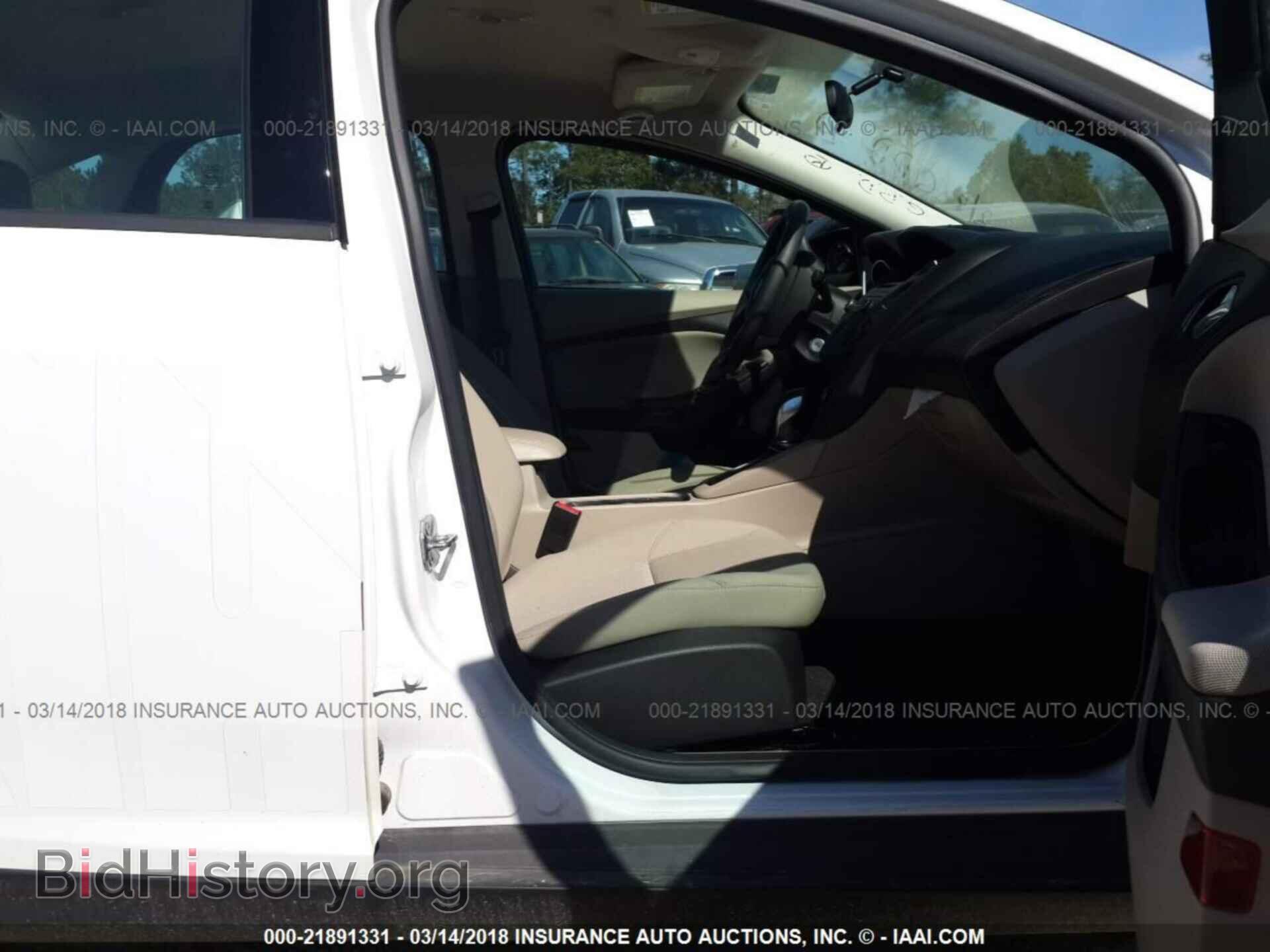2016 Ford Focus - VIN: 1FADP3F24GL217752 - Фото 5