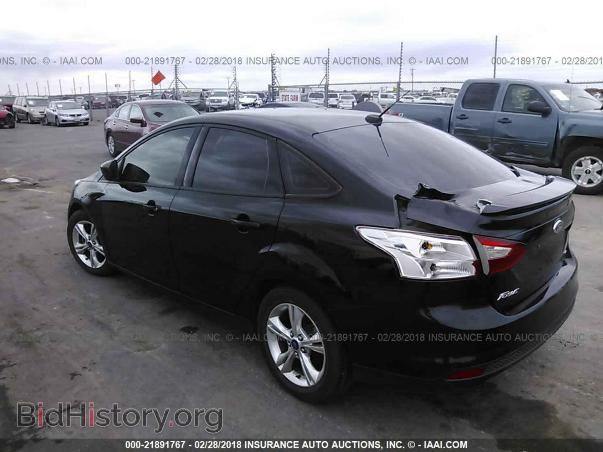 2012 Ford Focus - VIN: 1FAHP3F23CL215292 - Photo 3