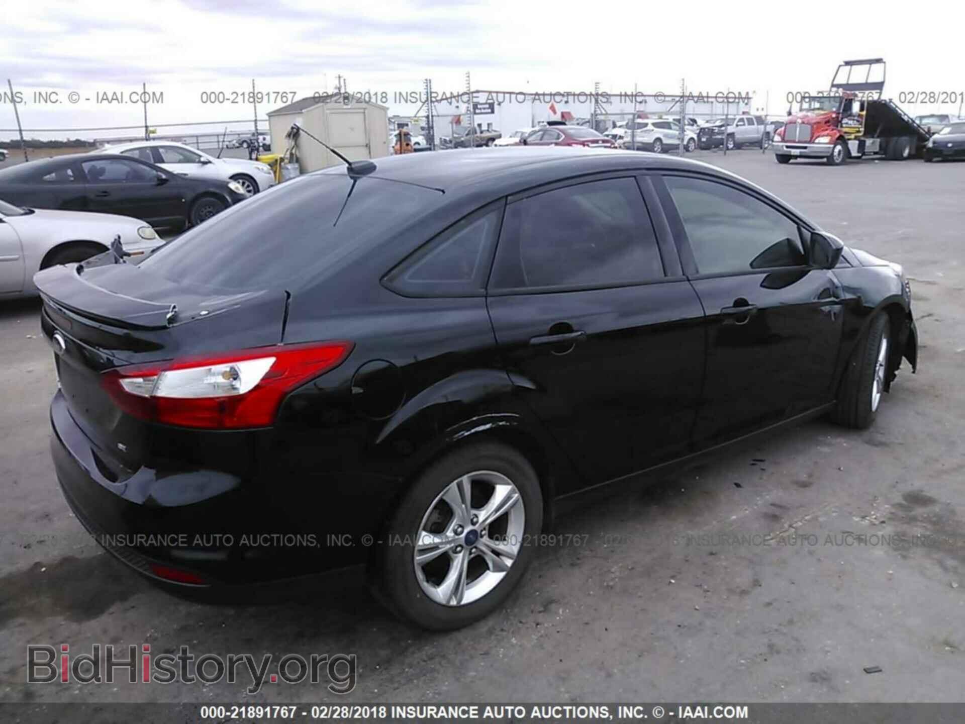 2012 Ford Focus - VIN: 1FAHP3F23CL215292 - Photo 4