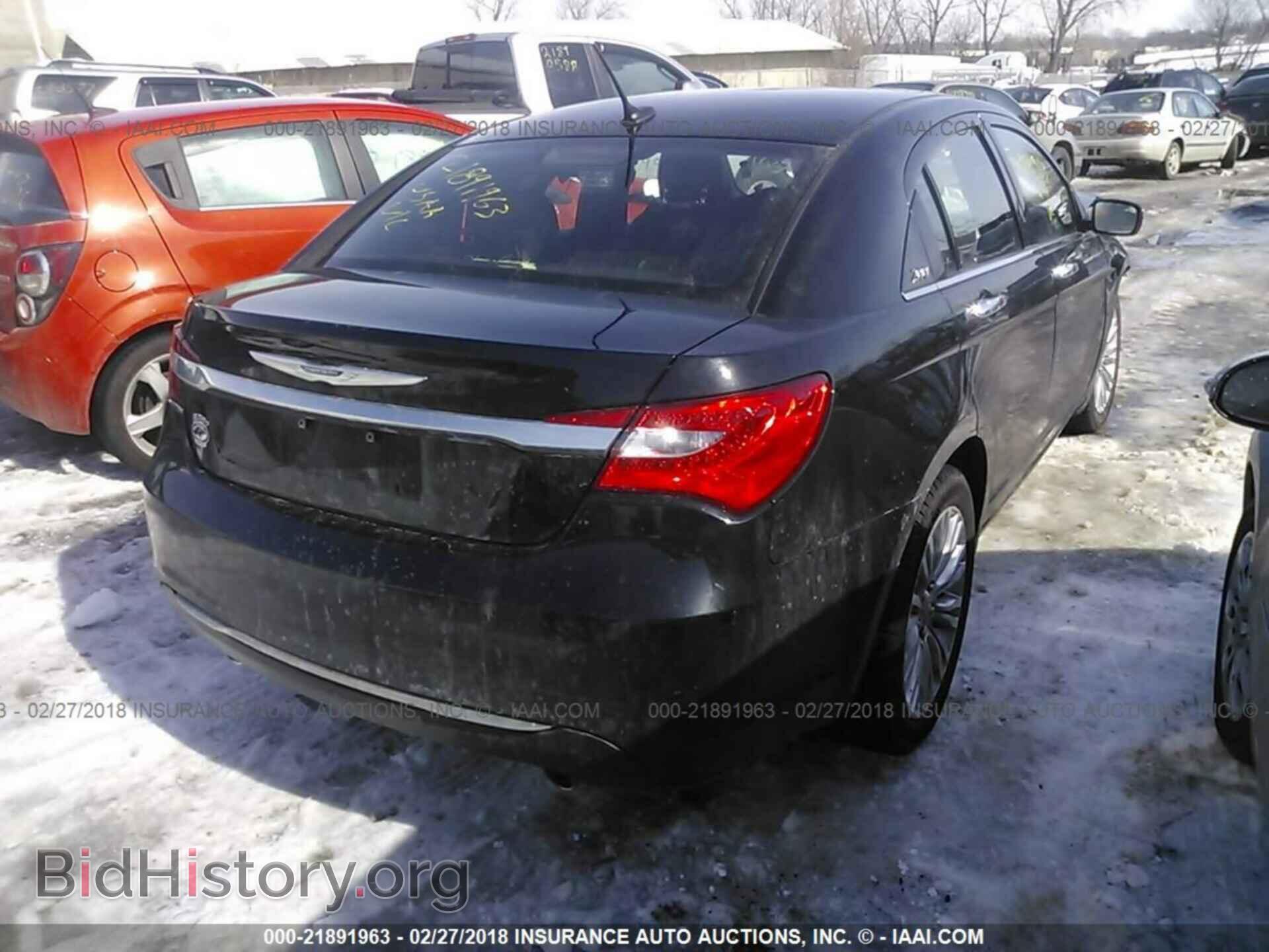 2011 Chrysler 200 - VIN: 1C3BC2FG8BN571424 - Фото 4