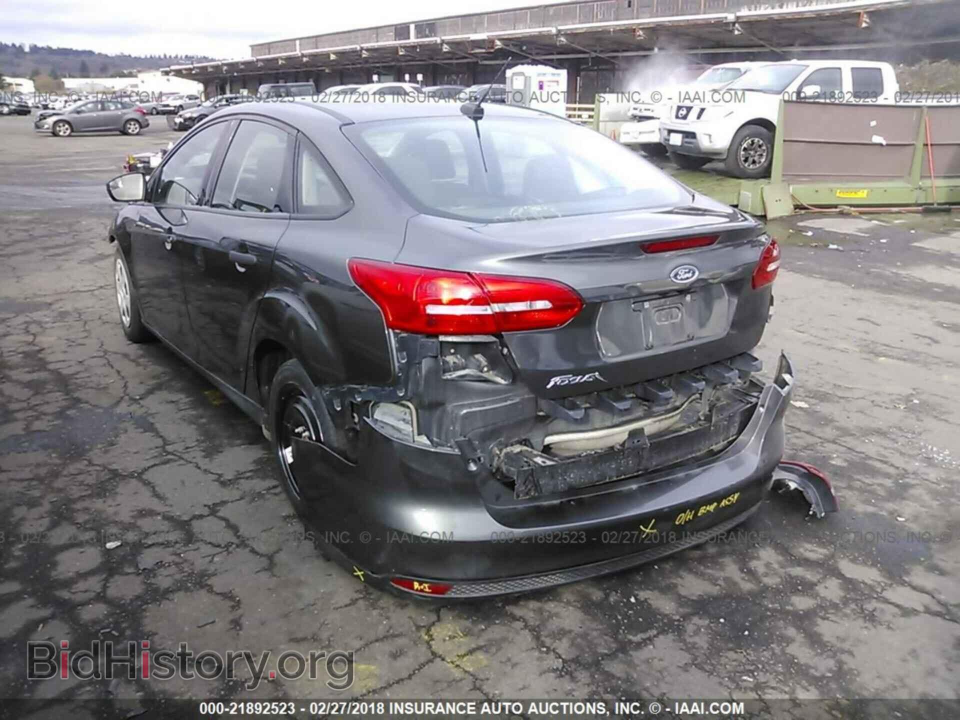 2017 Ford Focus - VIN: 1FADP3E26HL255552 - Photo 3