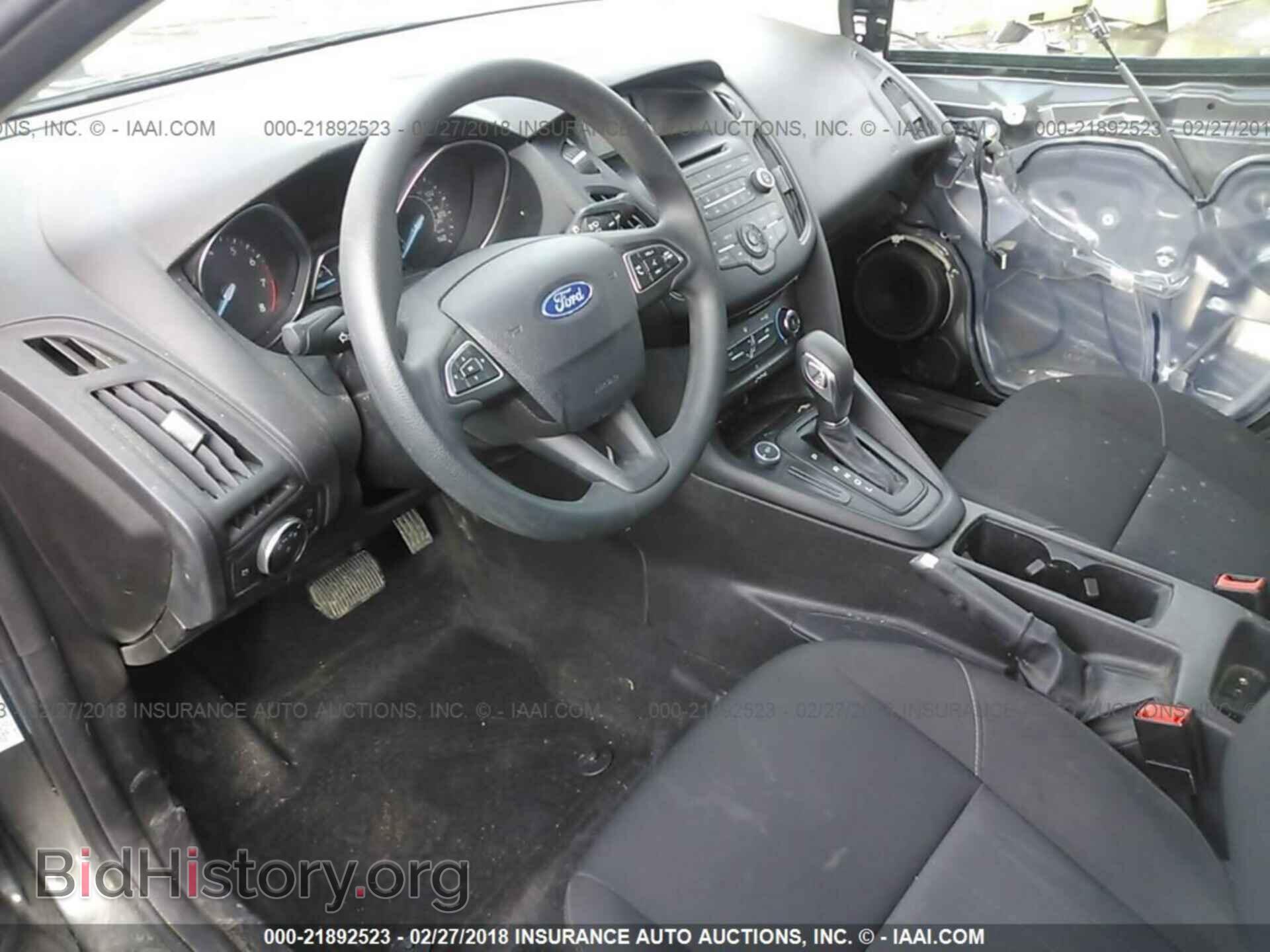 2017 Ford Focus - VIN: 1FADP3E26HL255552 - Photo 5