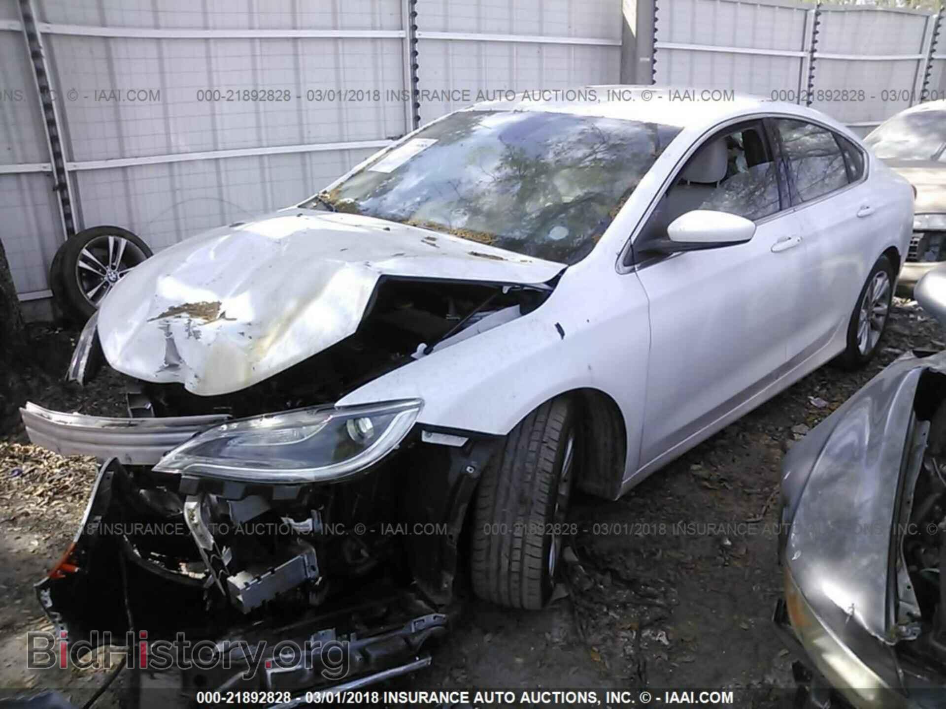 2015 Chrysler 200 - VIN: 1C3CCCAB8FN569829 - Photo 2