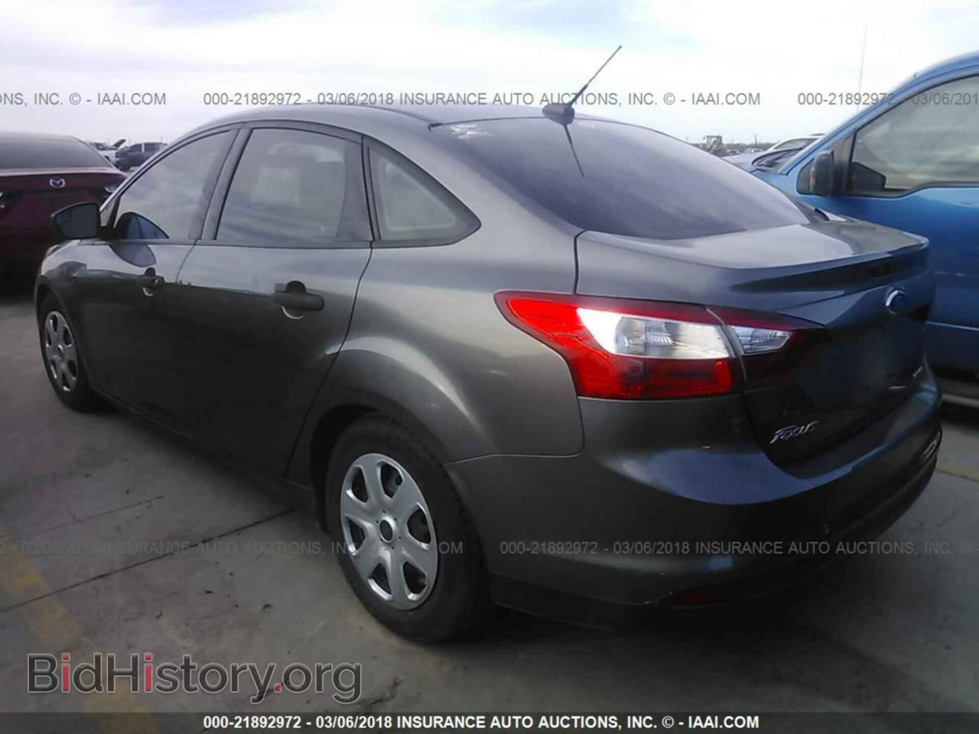 2014 Ford Focus - VIN: 1FADP3E22EL130253 - Фото 3