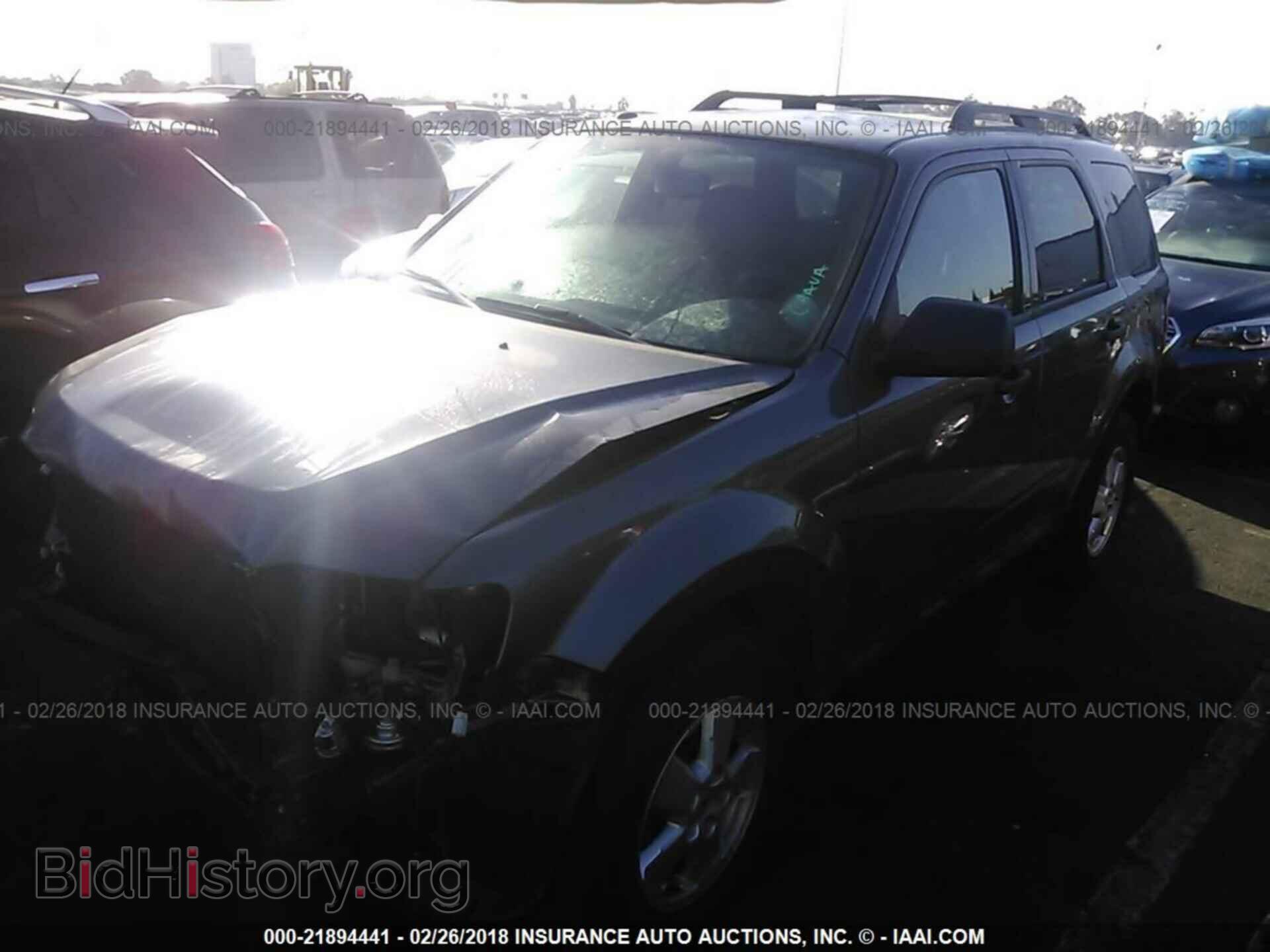 2011 Ford Escape - VIN: 1FMCU0DG9BKC10902 - Фото 2