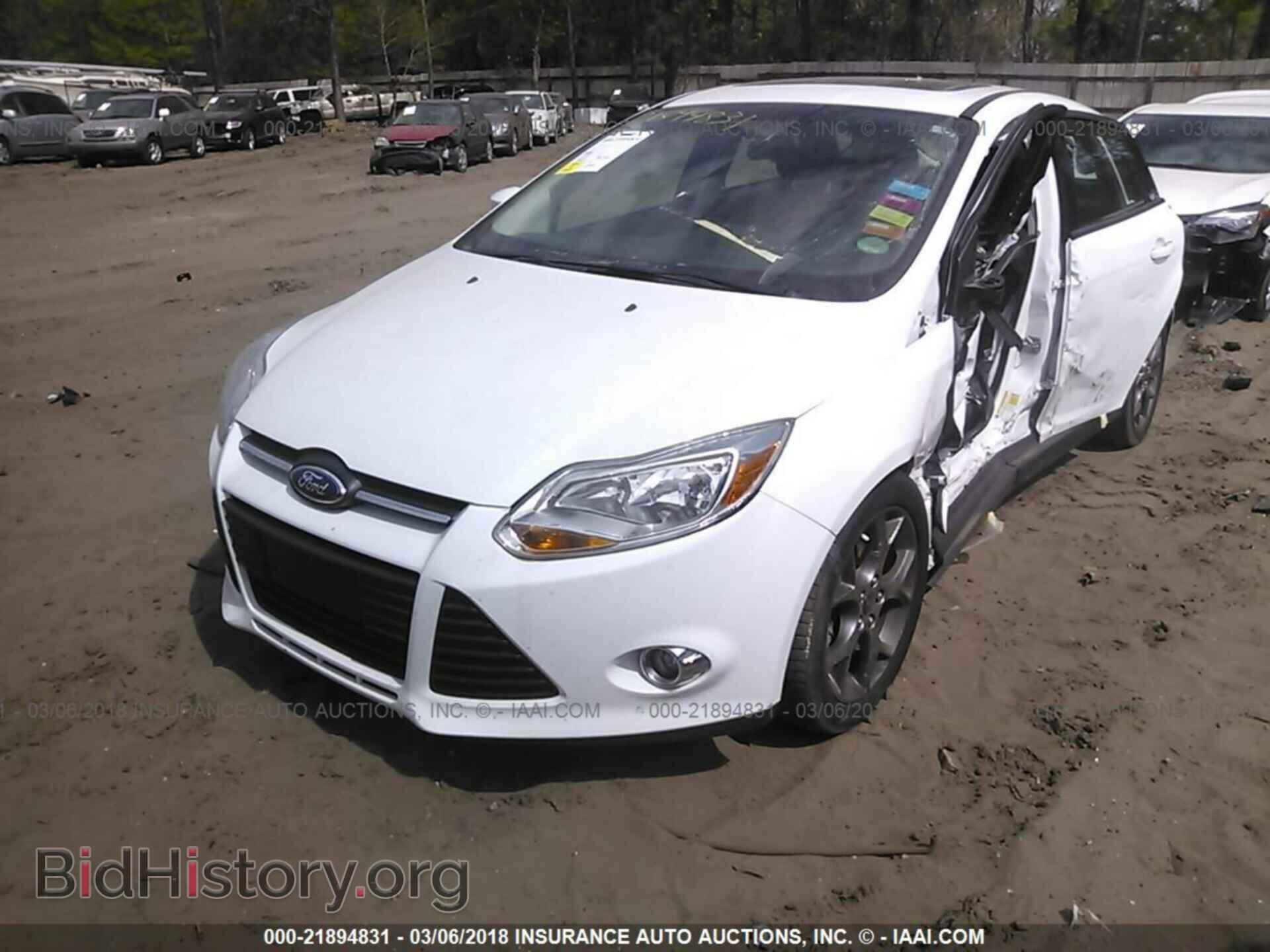 2014 Ford Focus - VIN: 1FADP3K22EL353560 - Фото 2