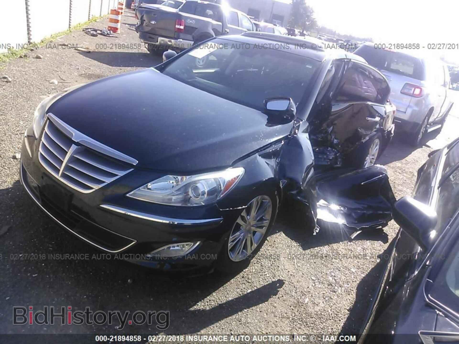 2012 Hyundai Genesis - VIN: KMHGC4DD2CU158892 - Фото 2