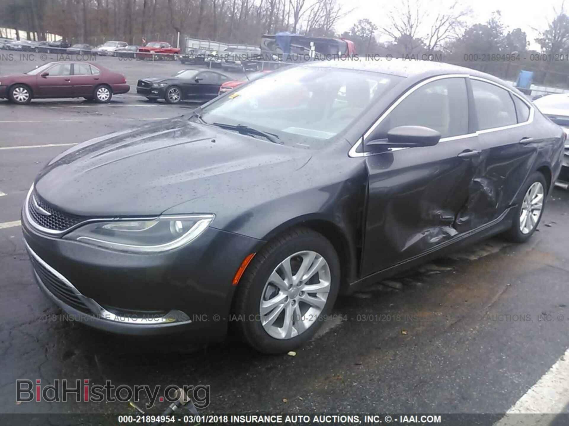 2016 Chrysler 200 - VIN: 1C3CCCAB5GN177652 - Photo 2
