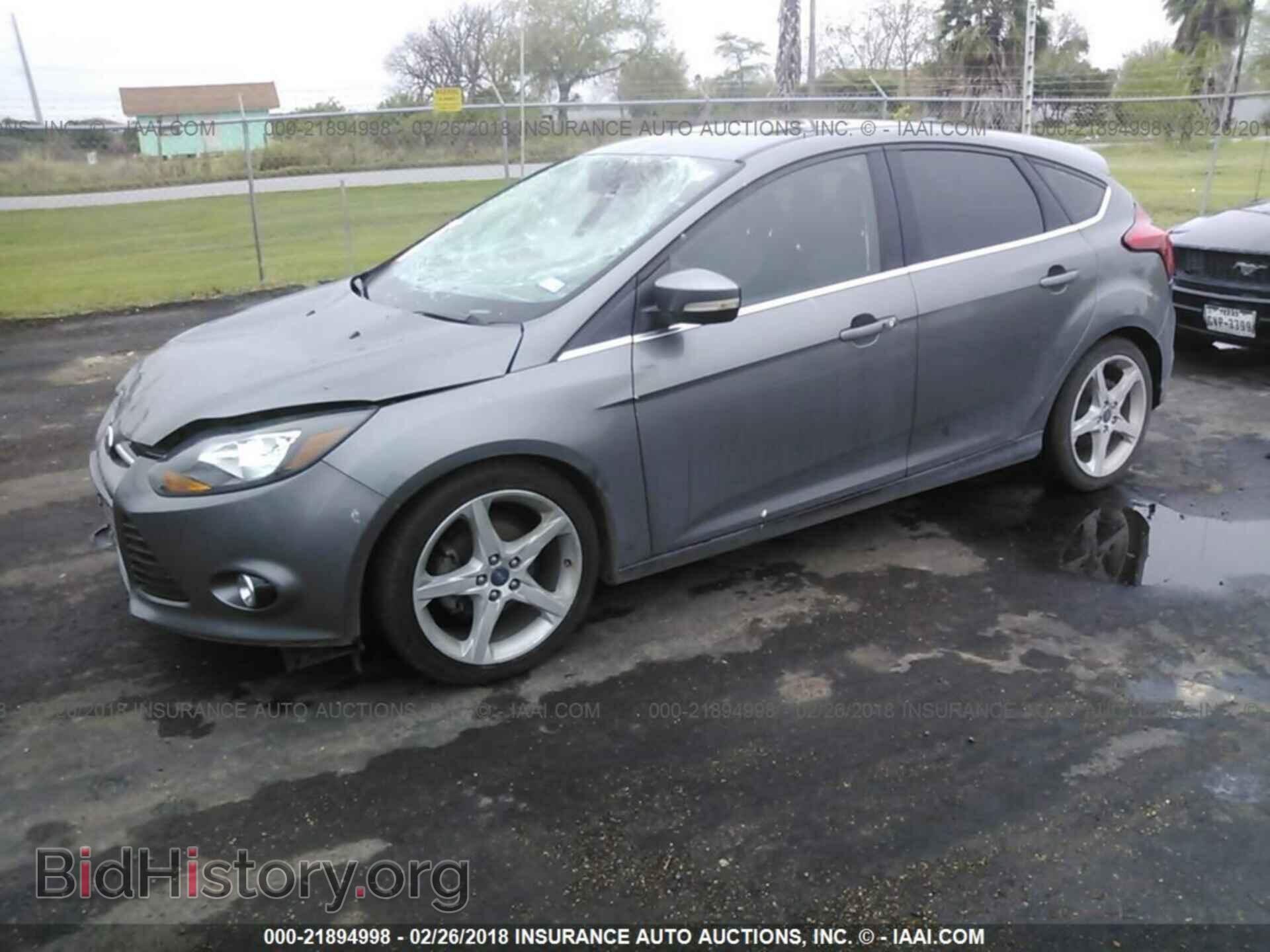 2012 Ford Focus - VIN: 1FAHP3N25CL433381 - Photo 2