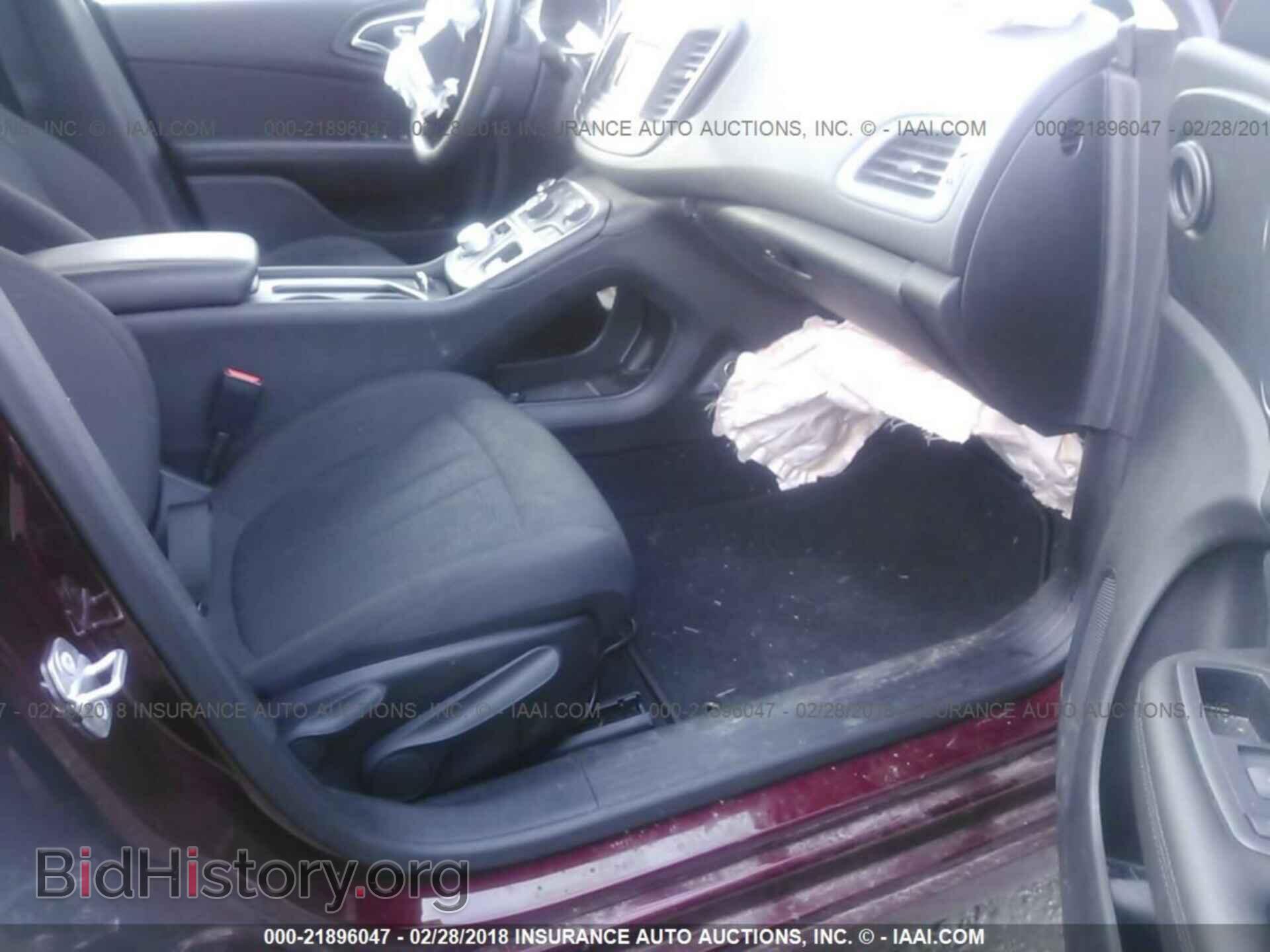 2015 Chrysler 200 - VIN: 1C3CCCAB7FN755989 - Photo 5