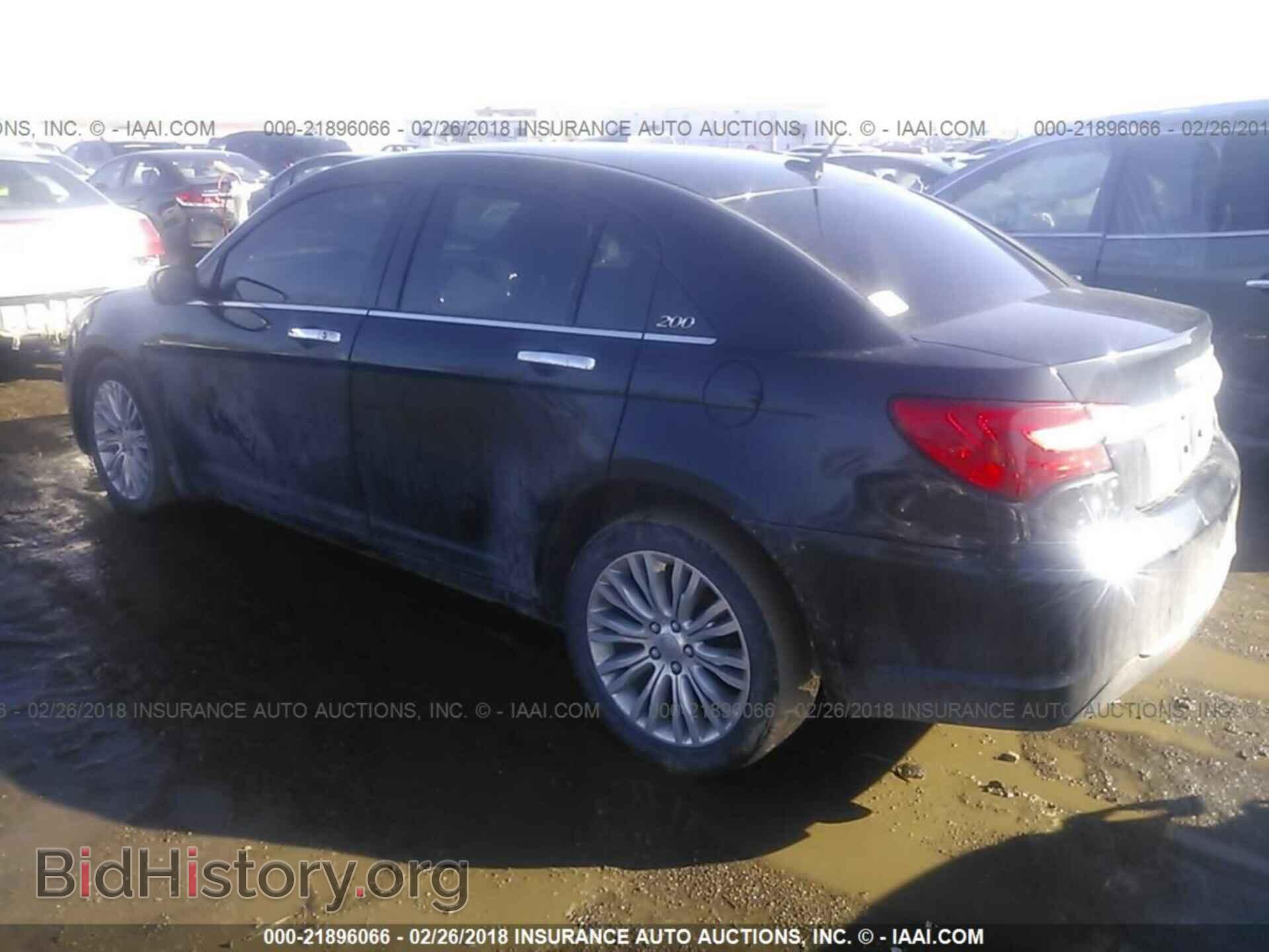 2011 Chrysler 200 - VIN: 1C3BC2FGXBN517767 - Photo 3