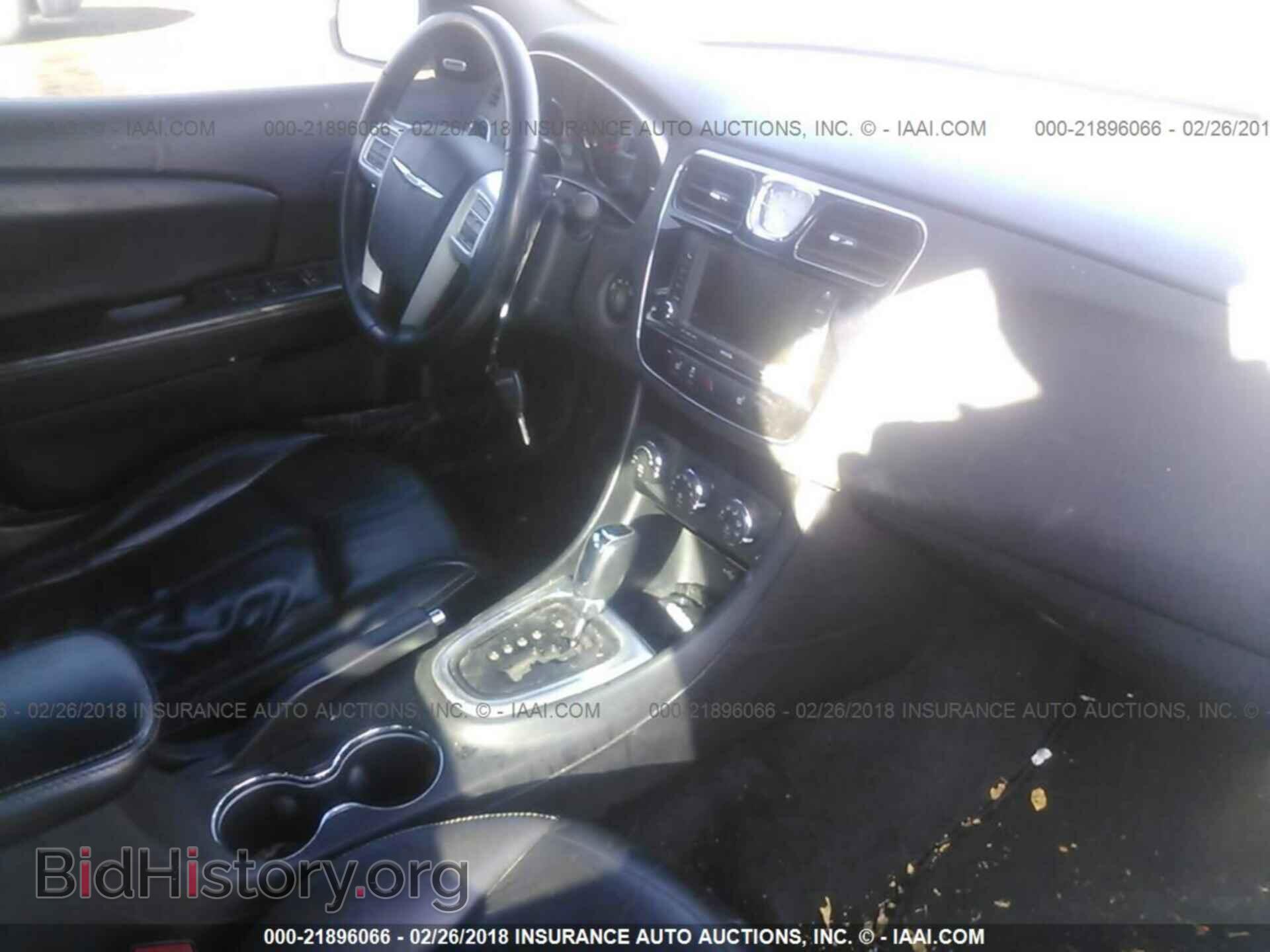 2011 Chrysler 200 - VIN: 1C3BC2FGXBN517767 - Photo 5
