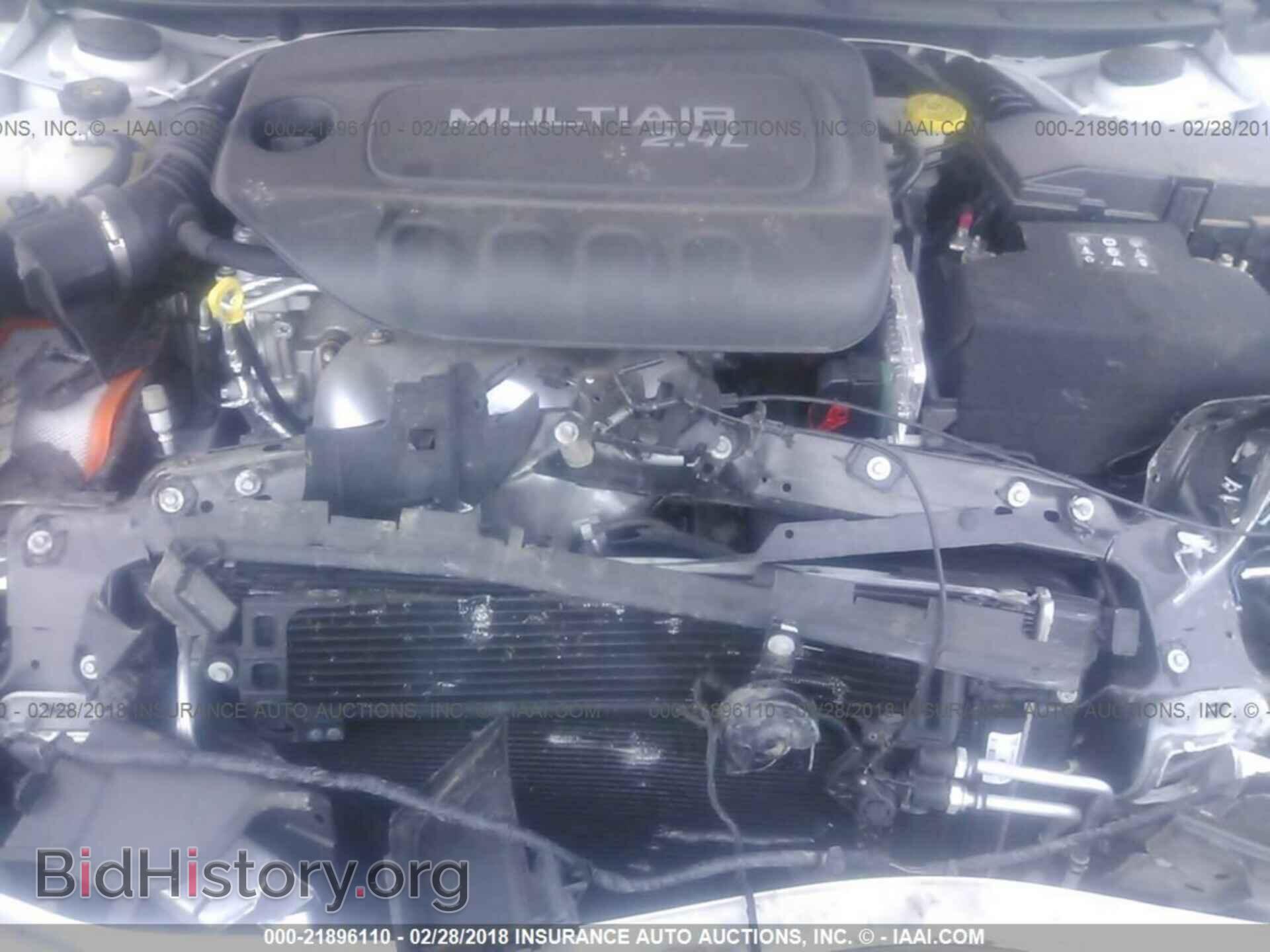 2016 Chrysler 200 - VIN: 1C3CCCAB9GN190680 - Фото 10