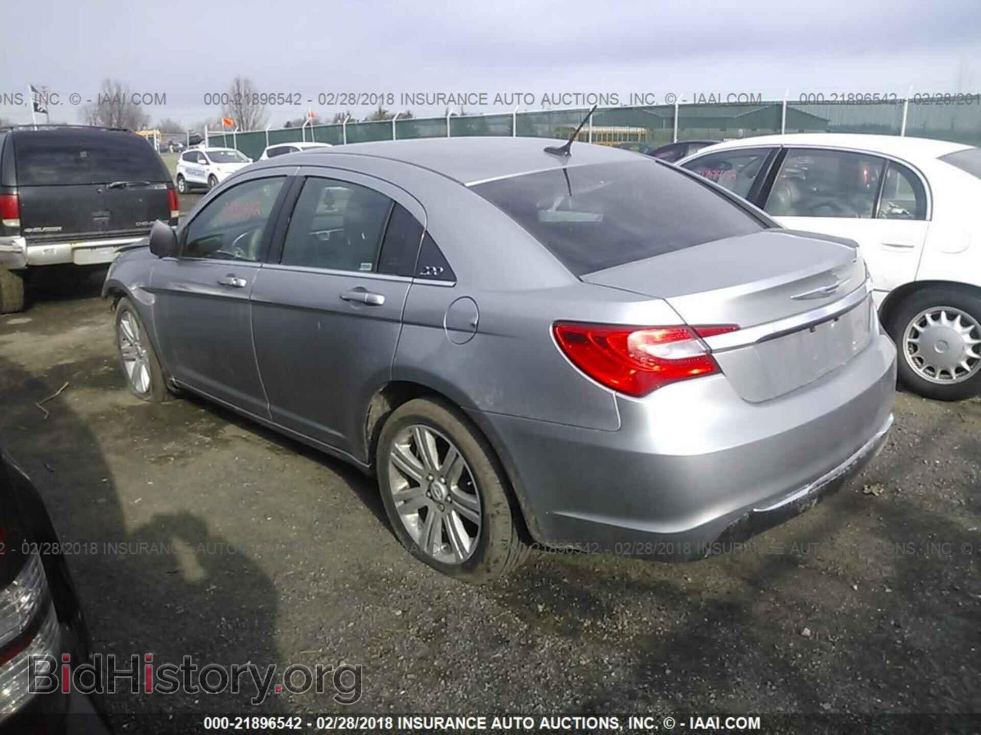 2013 Chrysler 200 - VIN: 1C3CCBAB1DN715172 - Photo 3