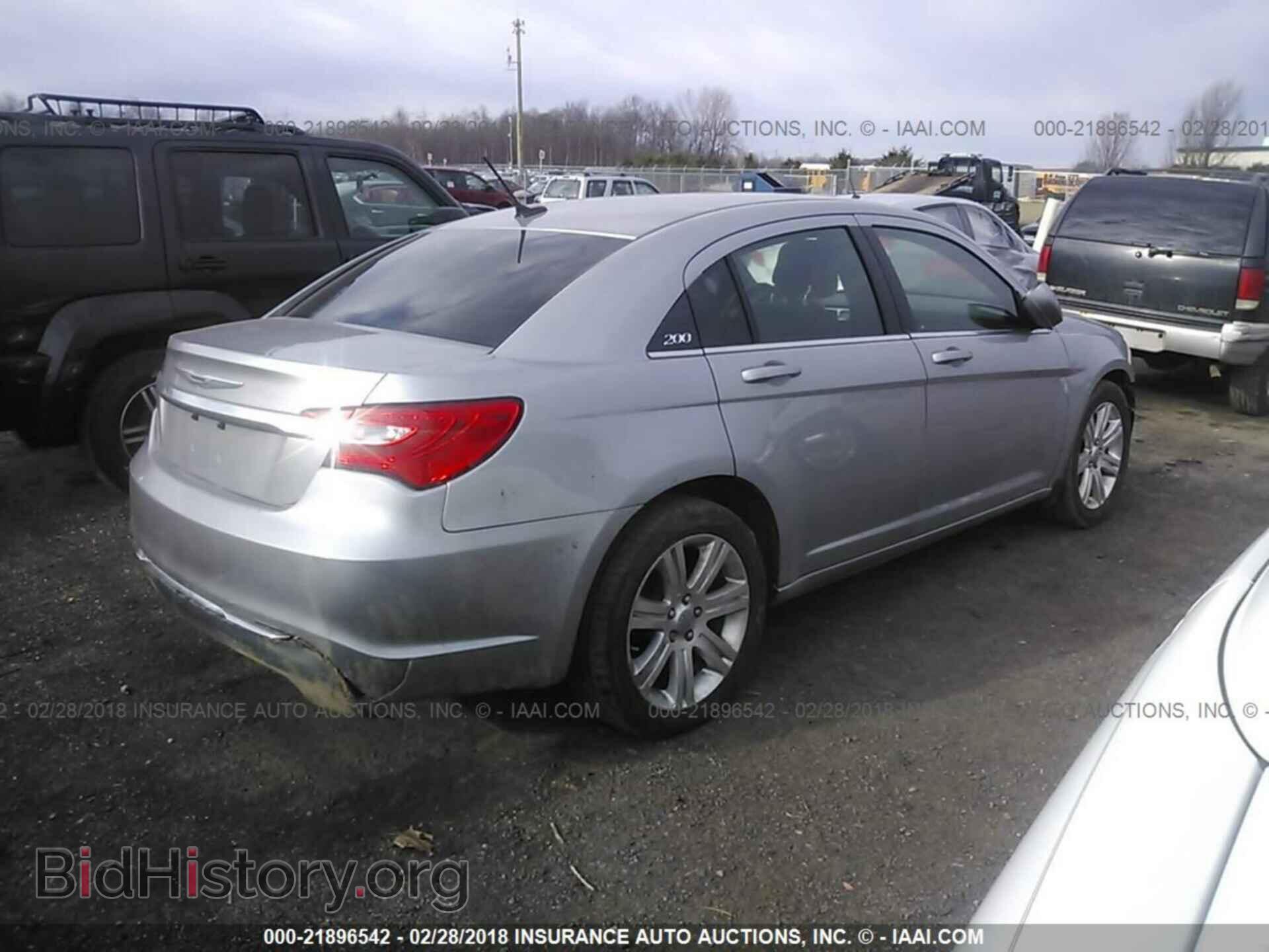 2013 Chrysler 200 - VIN: 1C3CCBAB1DN715172 - Photo 4