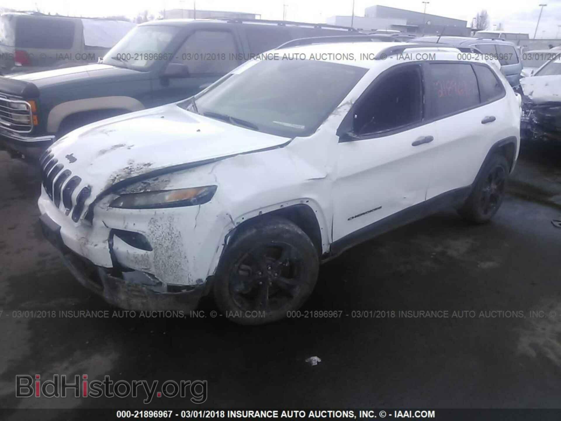 2017 Jeep Cherokee - VIN: 1C4PJLAB0HW527543 - Фото 2