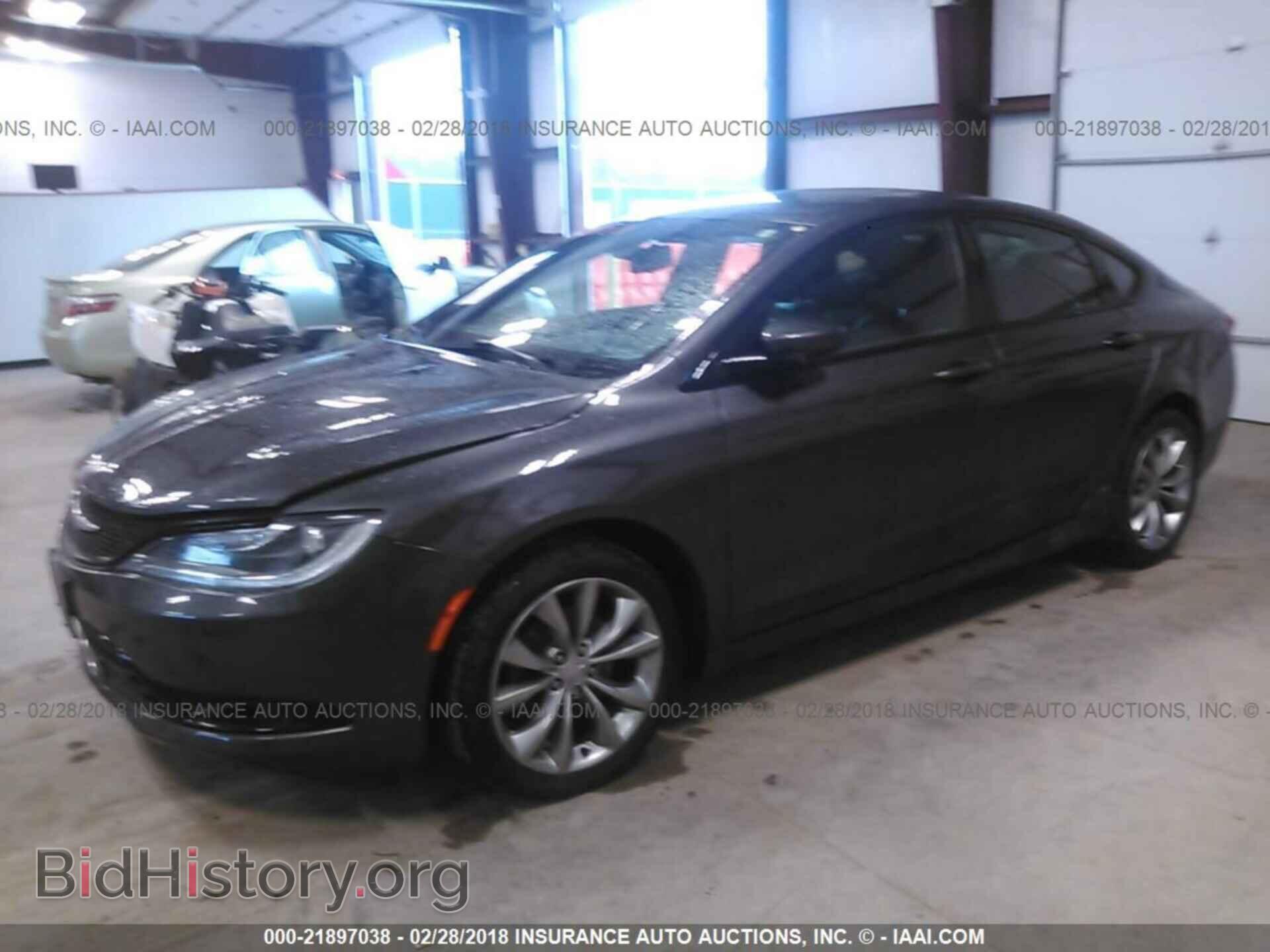 2016 Chrysler 200 - VIN: 1C3CCCBB0GN134156 - Photo 2