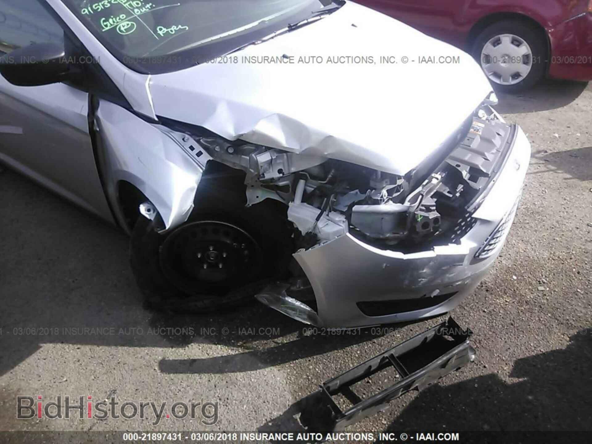 2017 Ford Focus - VIN: 1FADP3E25HL277610 - Photo 6