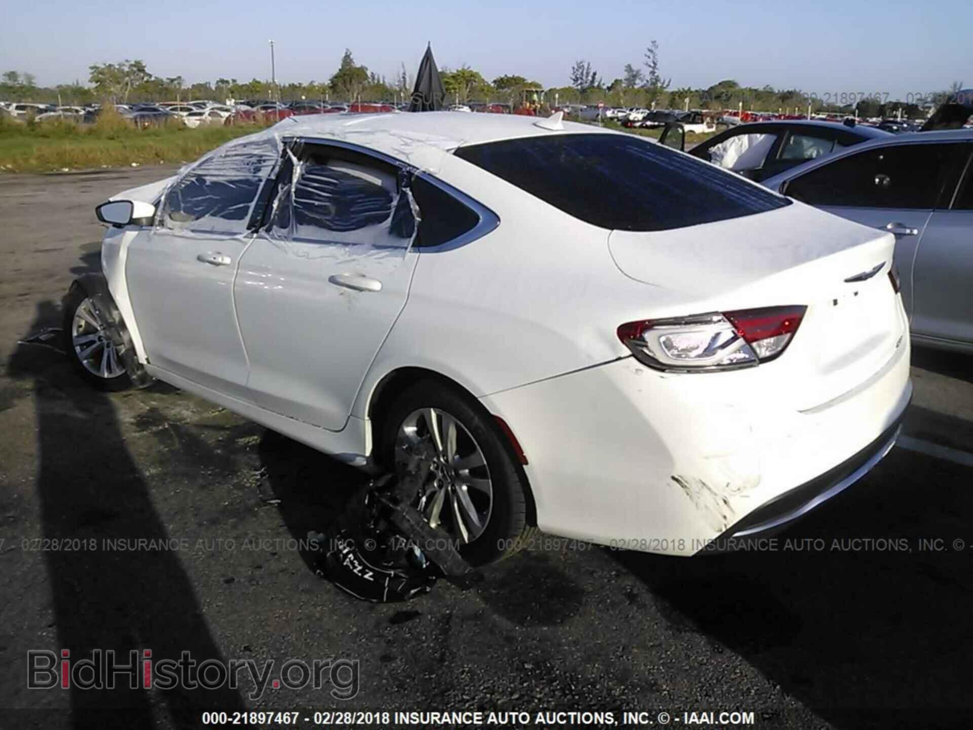 2016 Chrysler 200 - VIN: 1C3CCCAB1GN167247 - Photo 3