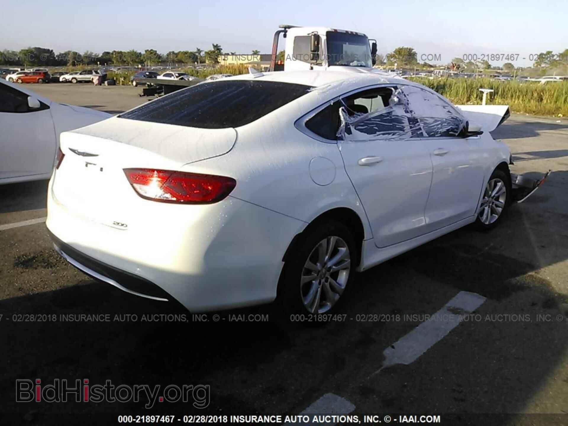 2016 Chrysler 200 - VIN: 1C3CCCAB1GN167247 - Photo 4