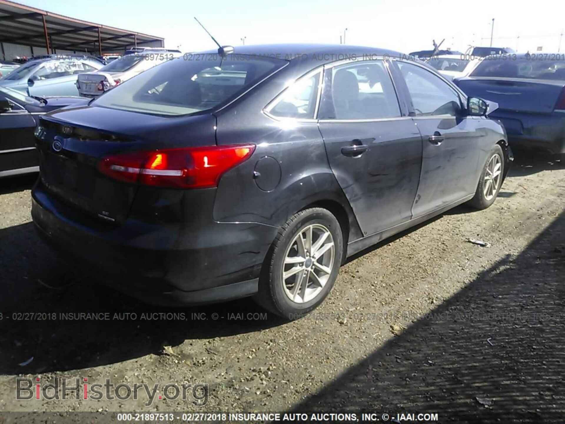2015 Ford Focus - VIN: 1FADP3F25FL298288 - Photo 4