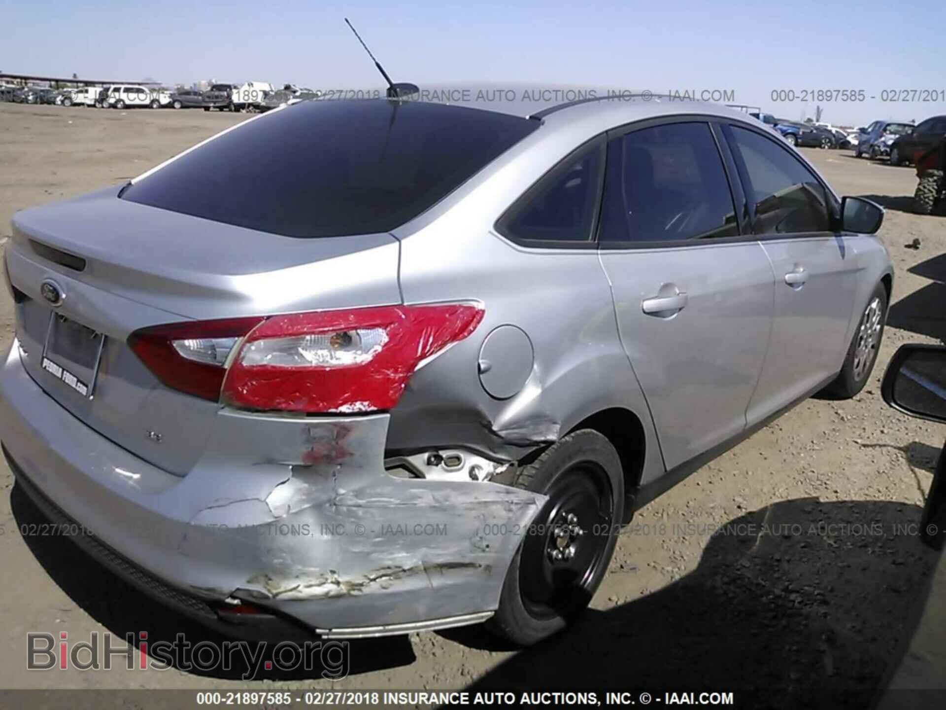 2012 Ford Focus - VIN: 1FAHP3F26CL302202 - Photo 4