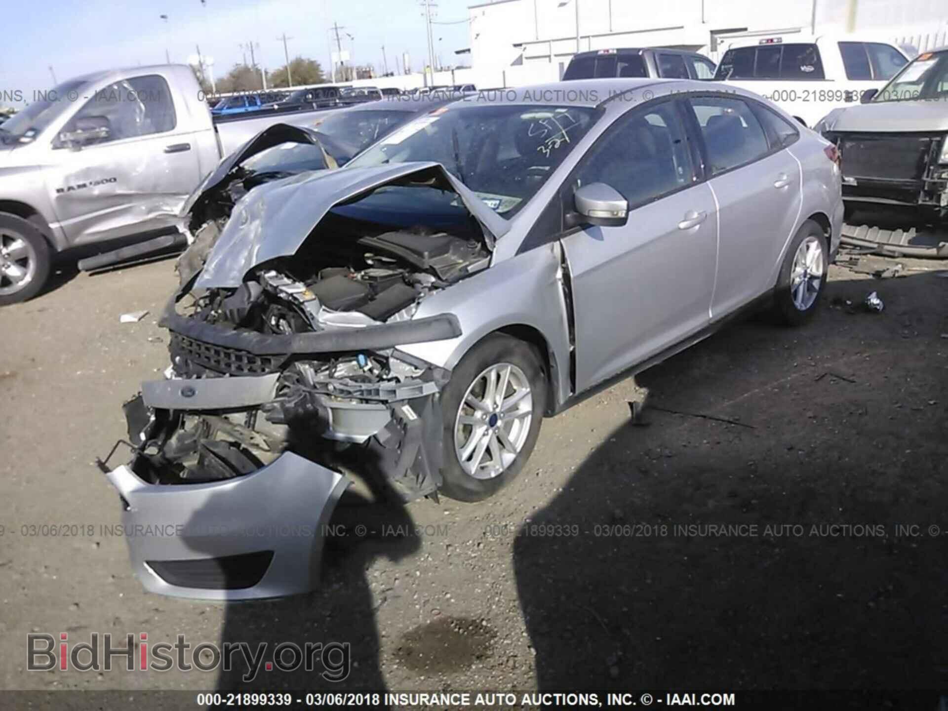 2016 Ford Focus - VIN: 1FADP3F26GL214366 - Photo 2