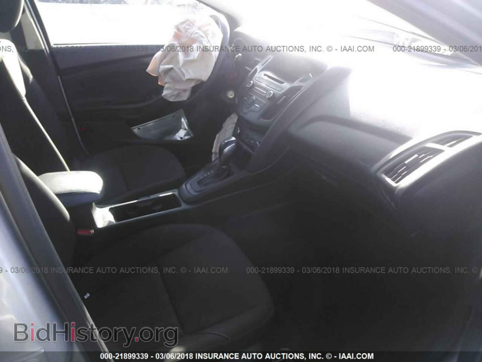 2016 Ford Focus - VIN: 1FADP3F26GL214366 - Photo 5