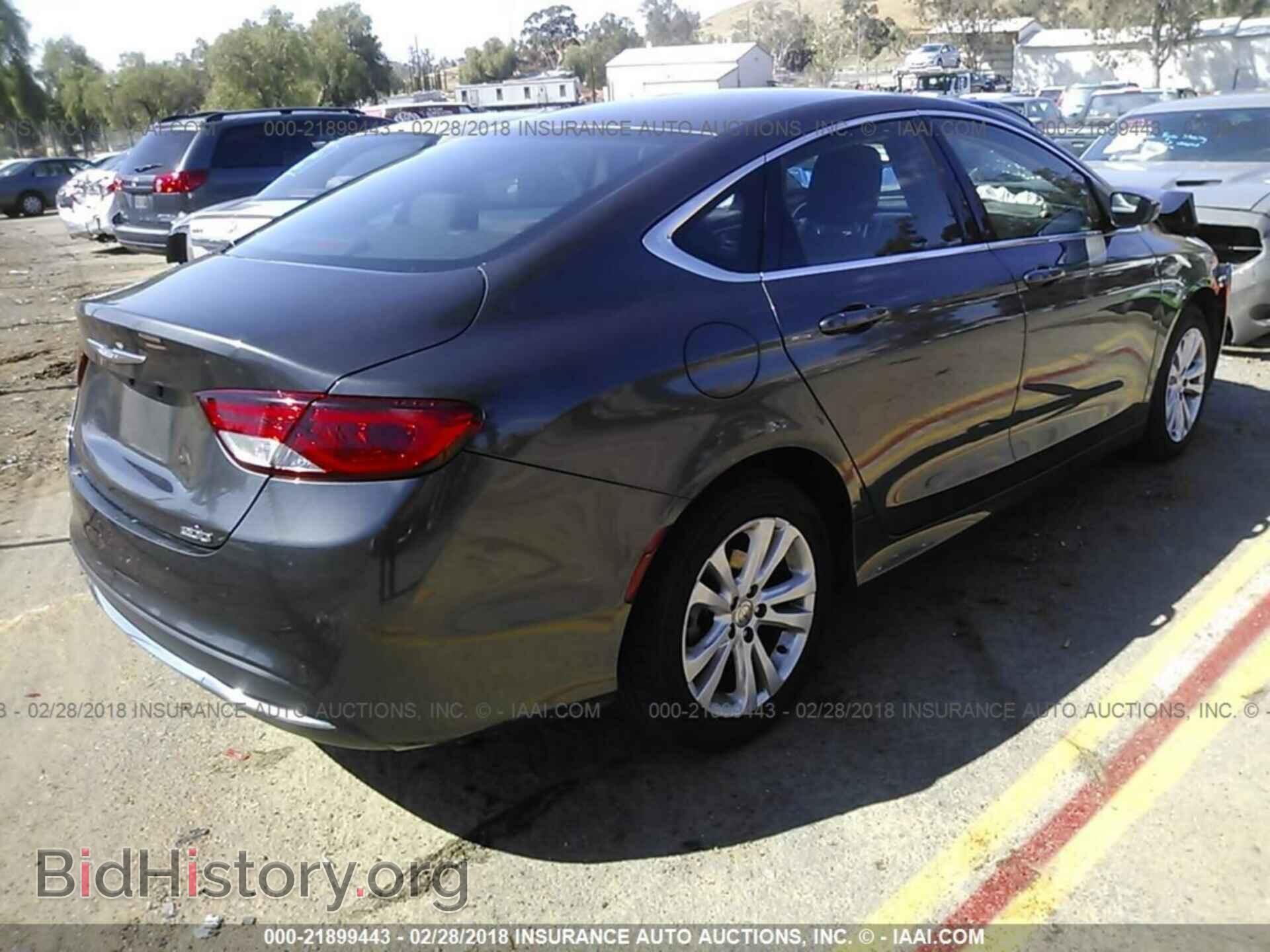 2015 Chrysler 200 - VIN: 1C3CCCAB1FN641244 - Photo 4