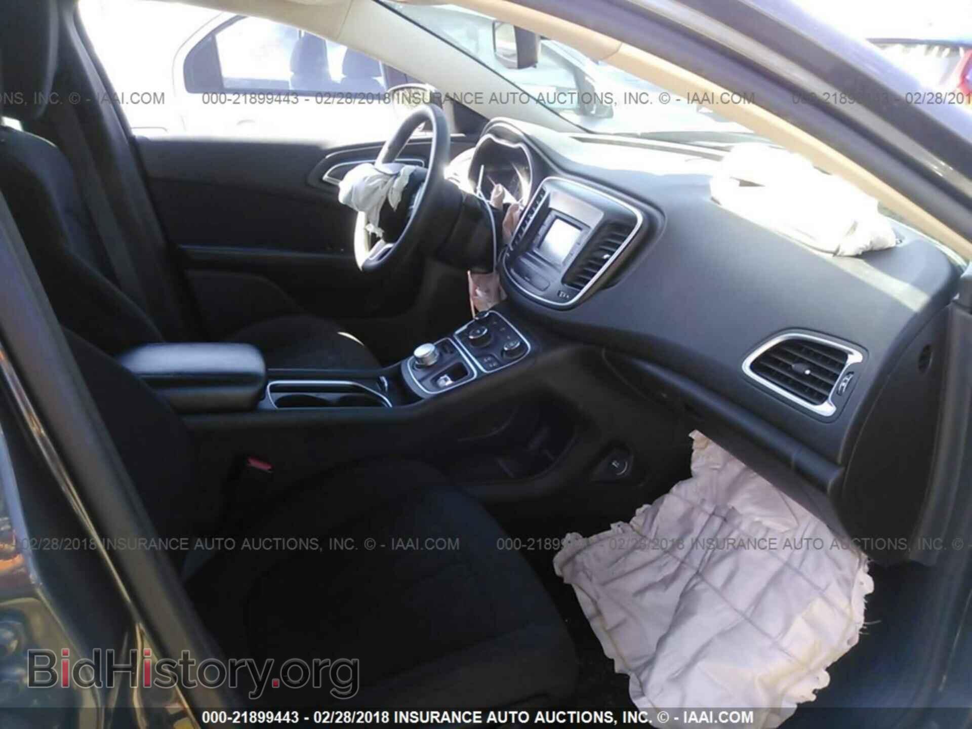 2015 Chrysler 200 - VIN: 1C3CCCAB1FN641244 - Photo 5