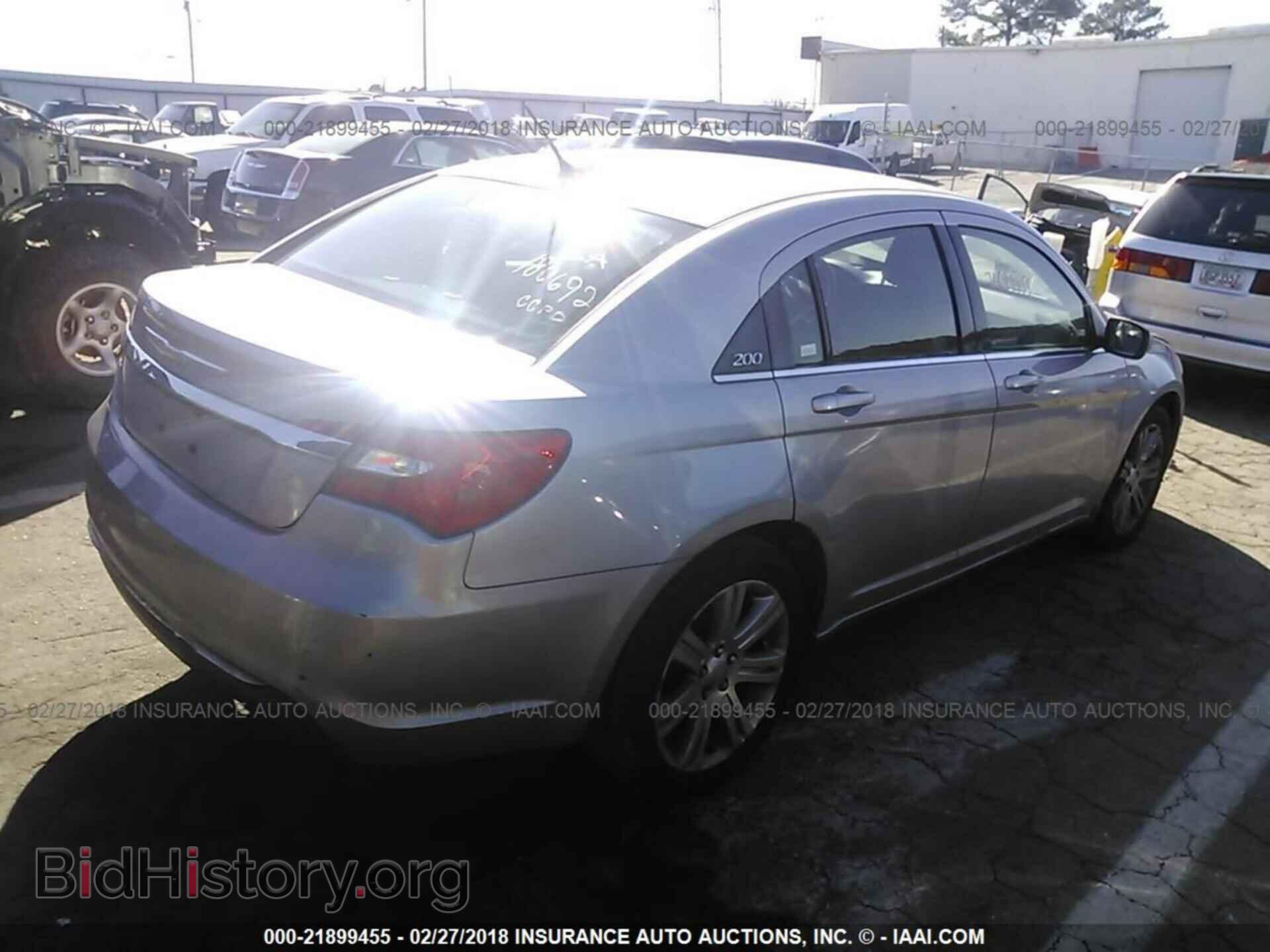 2013 Chrysler 200 - VIN: 1C3CCBBB8DN695405 - Photo 4