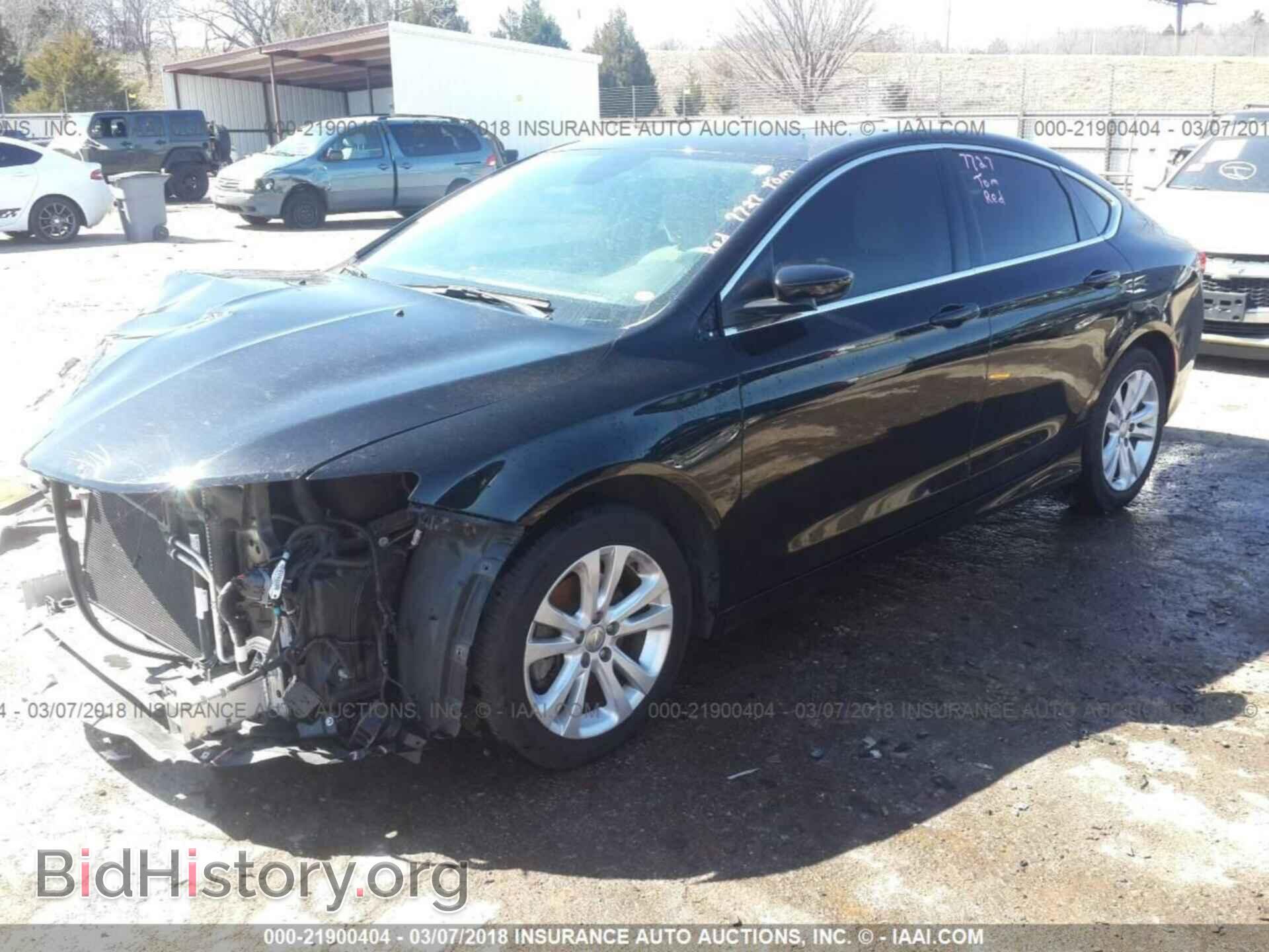 2015 Chrysler 200 - VIN: 1C3CCCAB9FN699828 - Фото 2