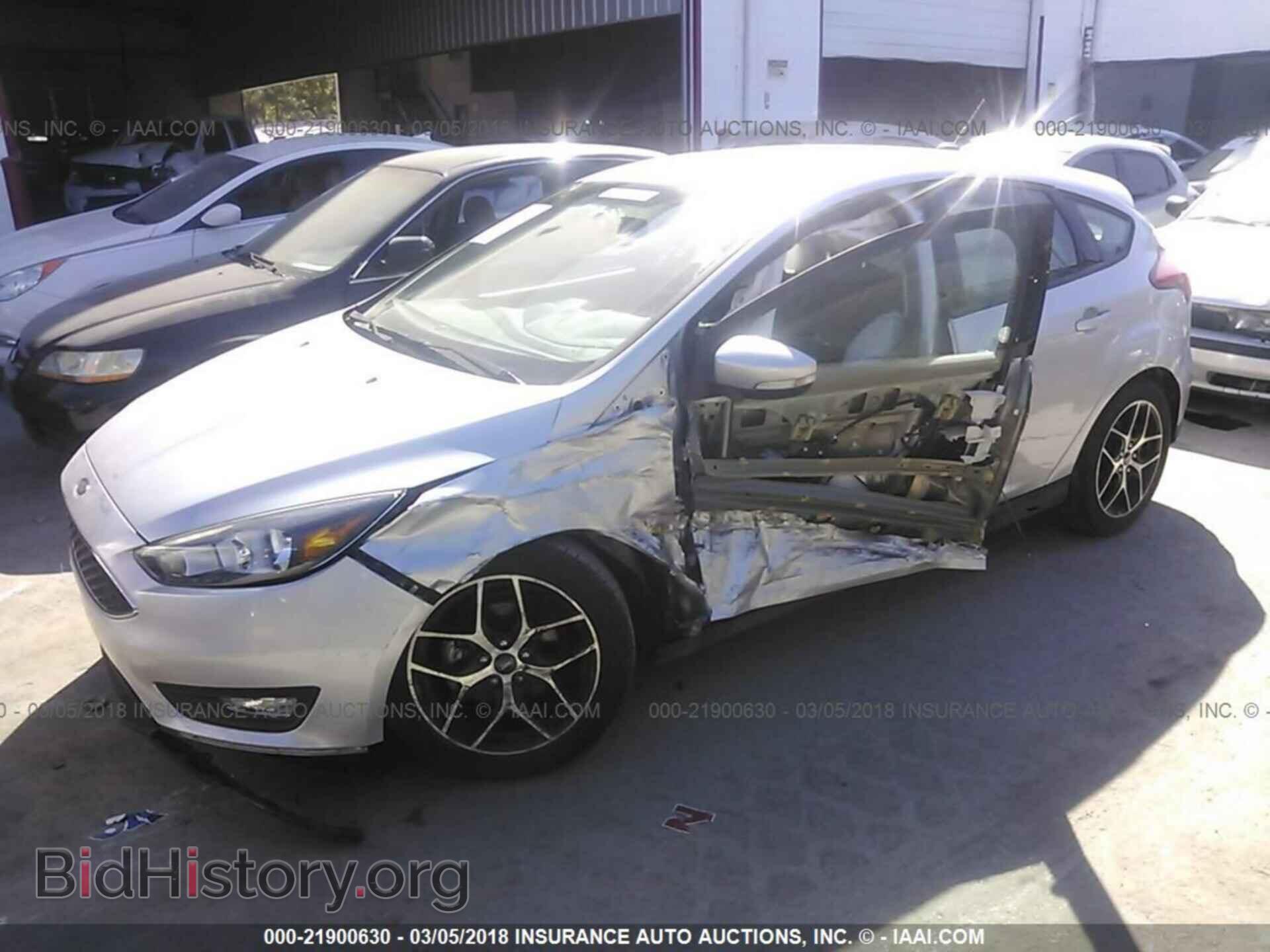 2017 Ford Focus - VIN: 1FADP3M26HL225226 - Photo 2